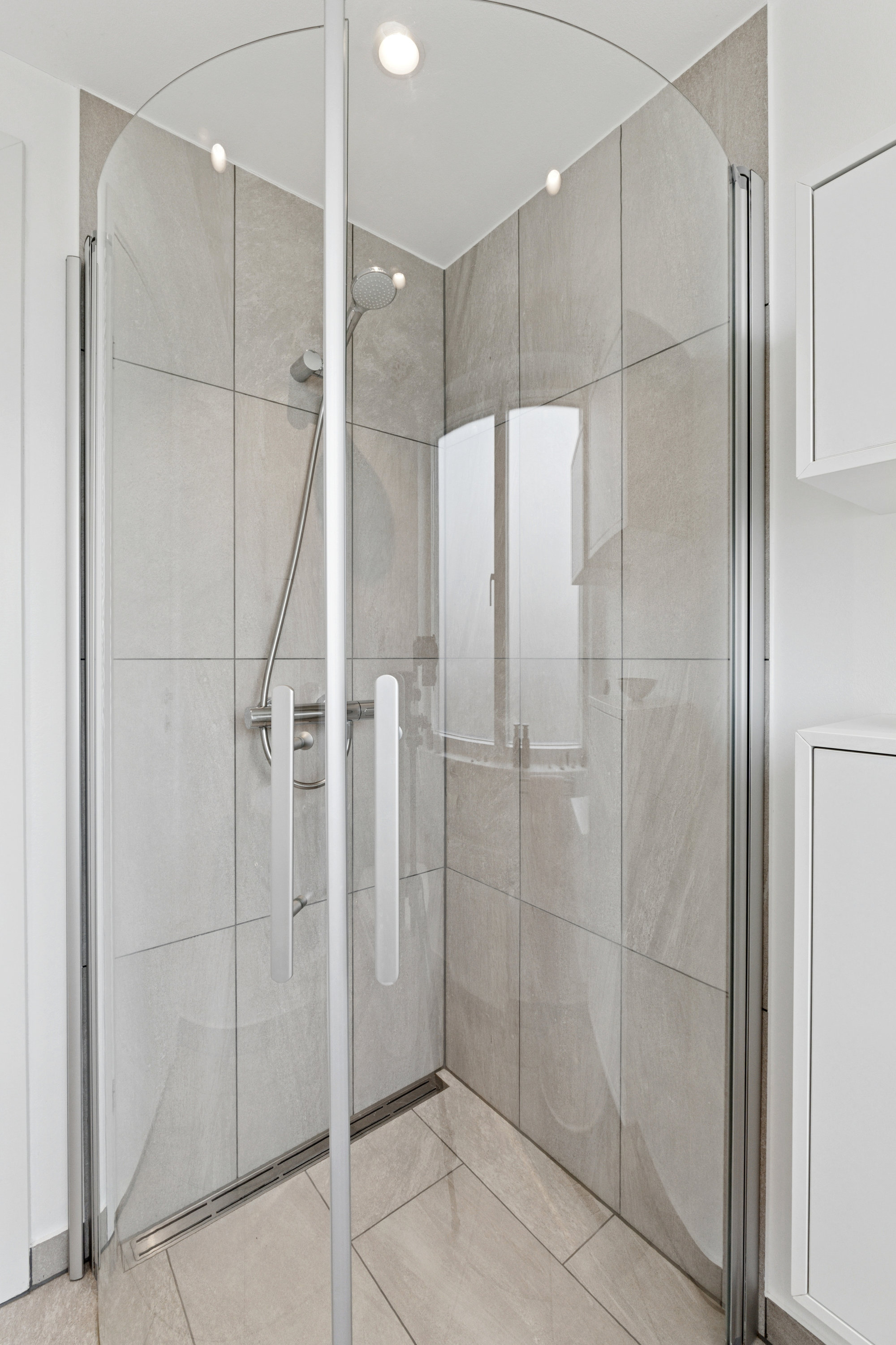 Fremhævet badeværelse billede i fuldskærmstilstand. Billede af Holmegårdsvang 10, 3400 Hillerød