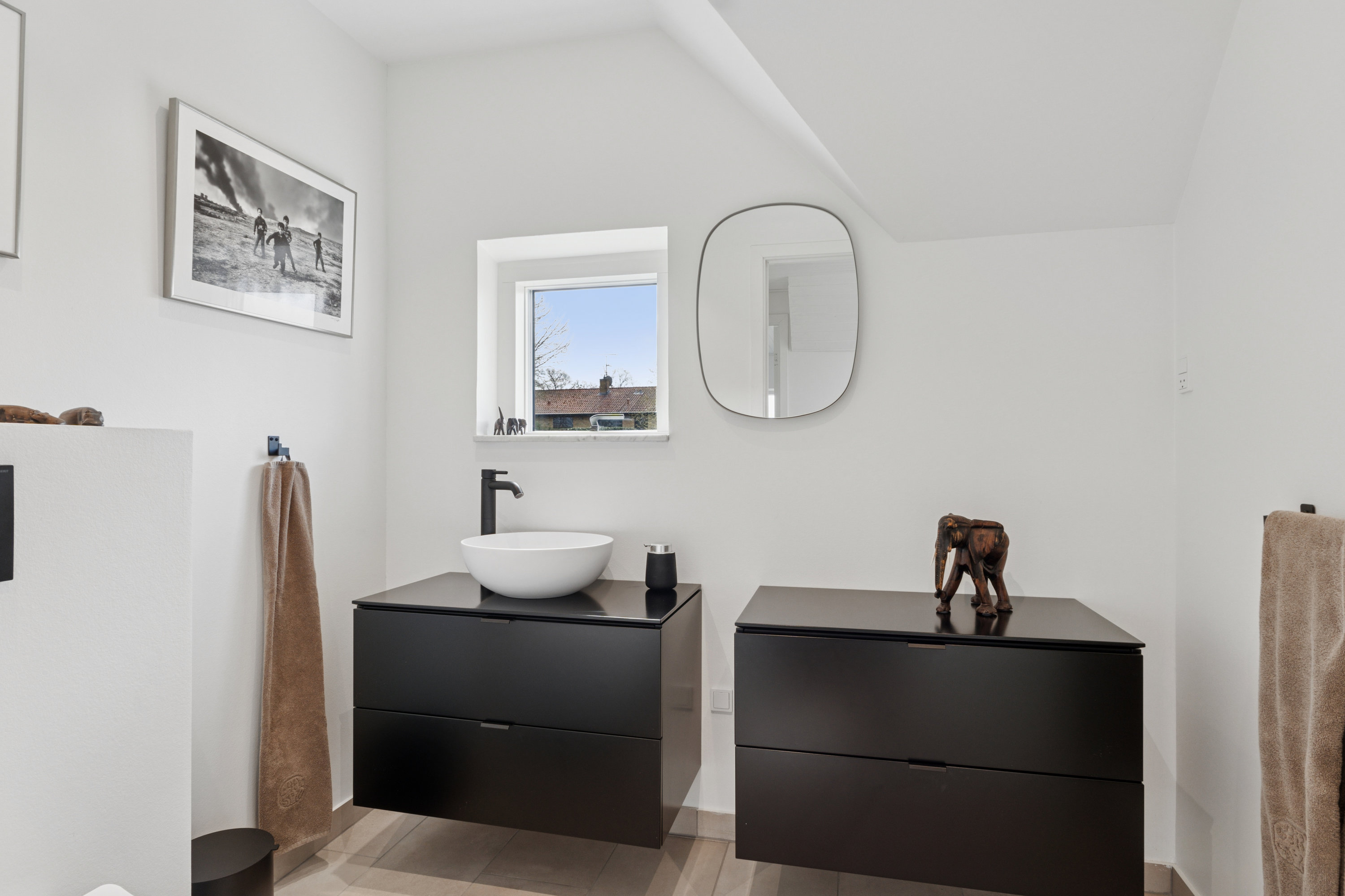 Fremhævet badeværelse billede i fuldskærmstilstand. Billede af Holmegårdsvang 10, 3400 Hillerød