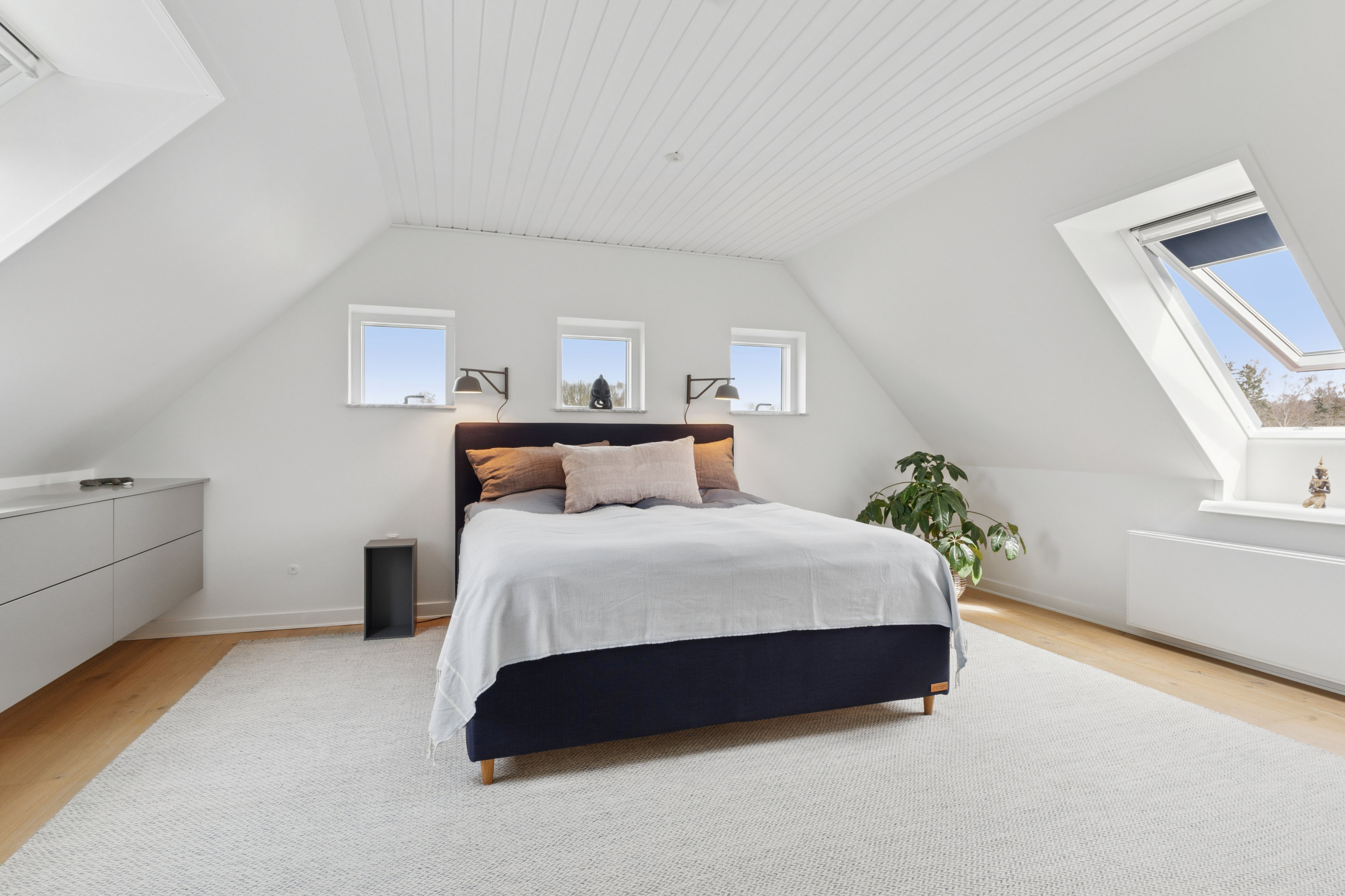 Fremhævet soveværelse billede i fuldskærmstilstand. Billede af Holmegårdsvang 10, 3400 Hillerød