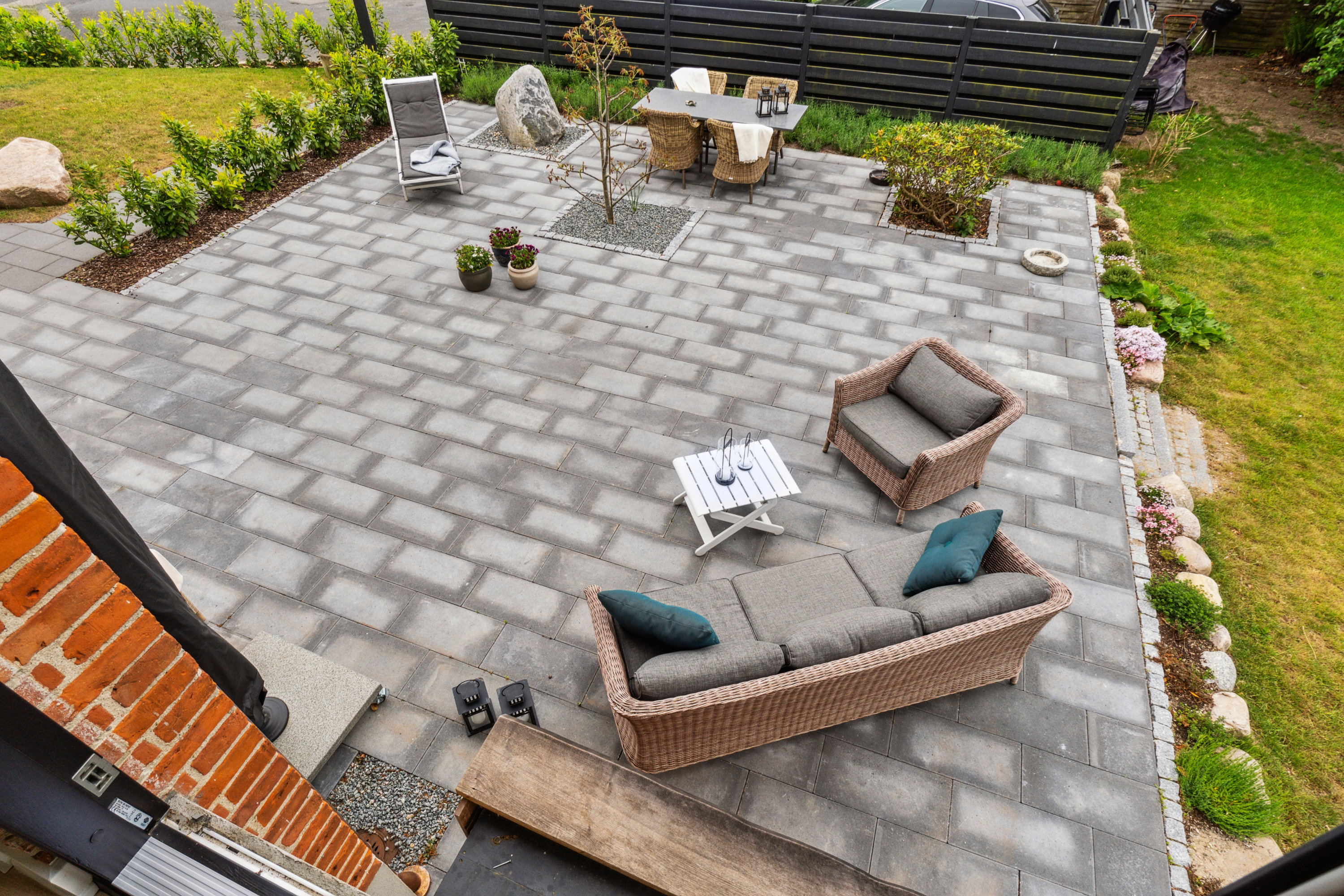 Fremhævet terrasse billede i fuldskærmstilstand. Billede af Holmegårdsvang 10, 3400 Hillerød