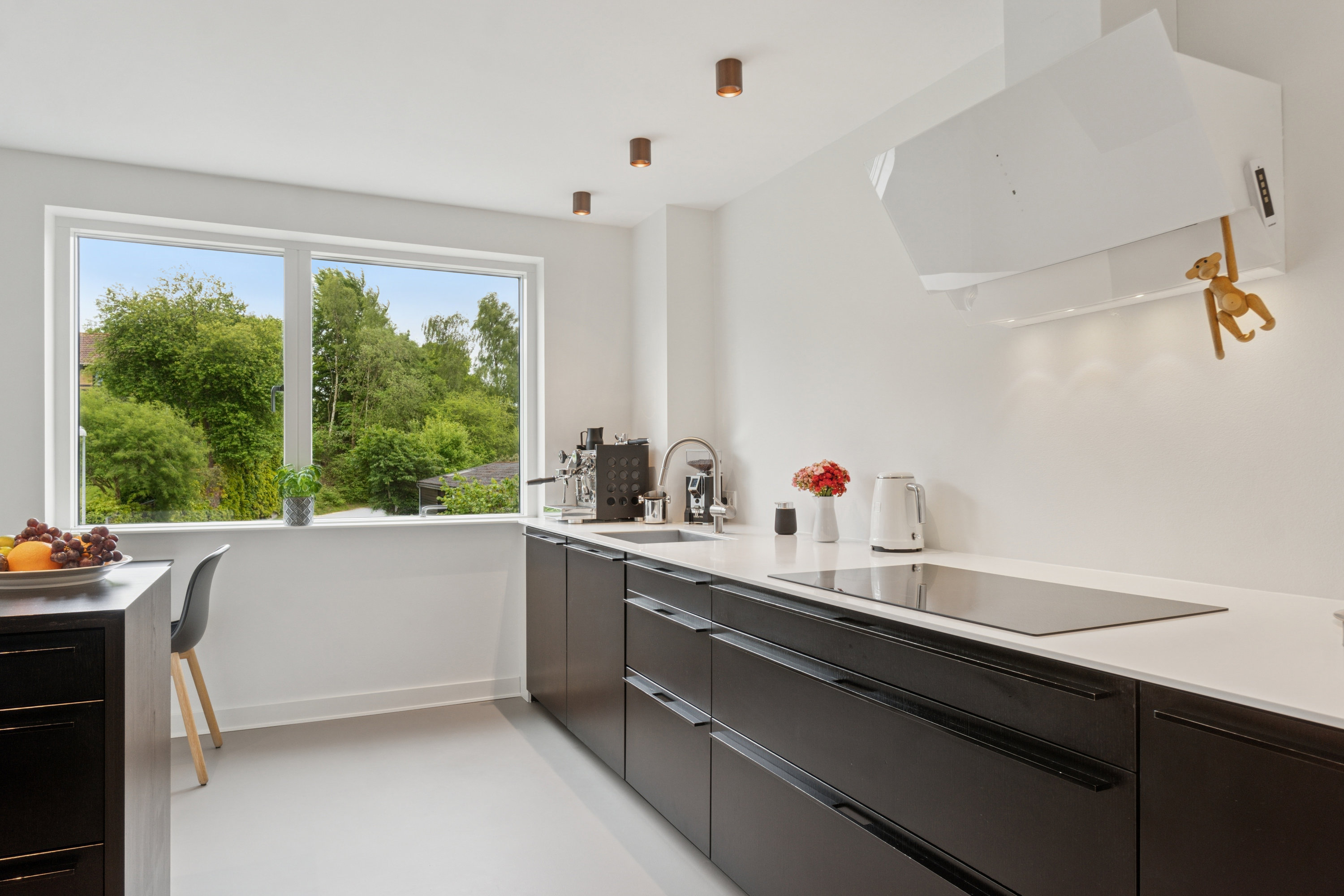 Fremhævet køkken billede i fuldskærmstilstand. Billede af Holmegårdsvang 10, 3400 Hillerød