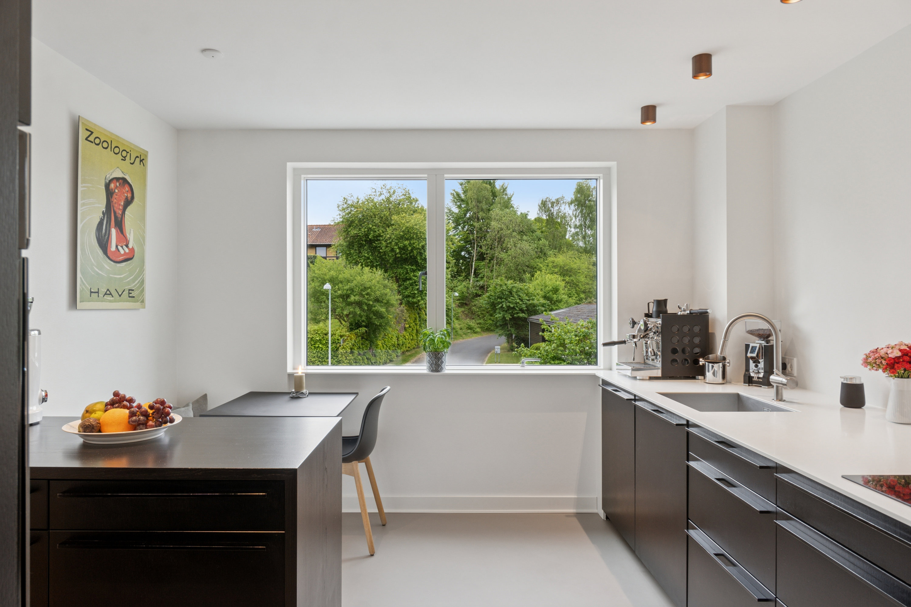 Fremhævet køkken billede i fuldskærmstilstand. Billede af Holmegårdsvang 10, 3400 Hillerød