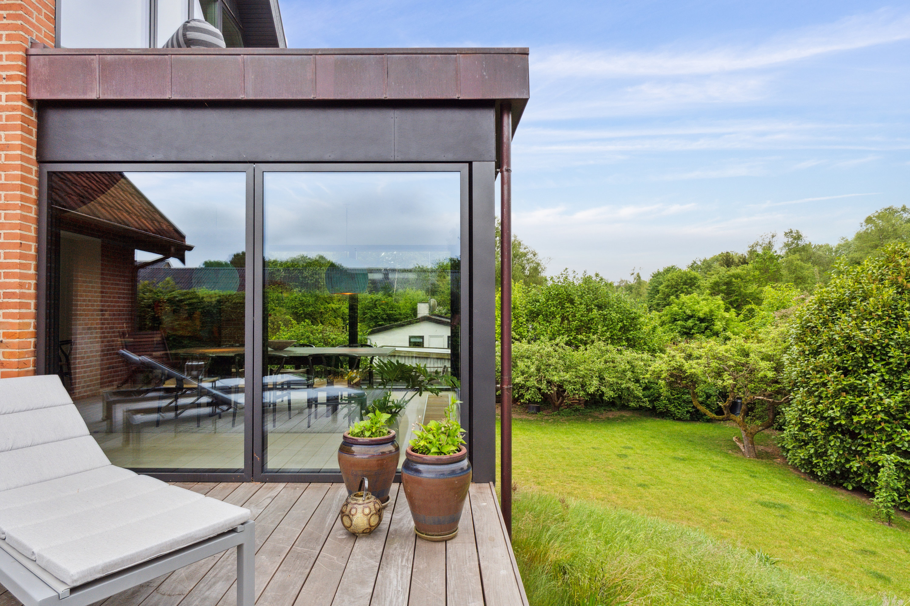 Fremhævet terrasse billede i fuldskærmstilstand. Billede af Holmegårdsvang 10, 3400 Hillerød