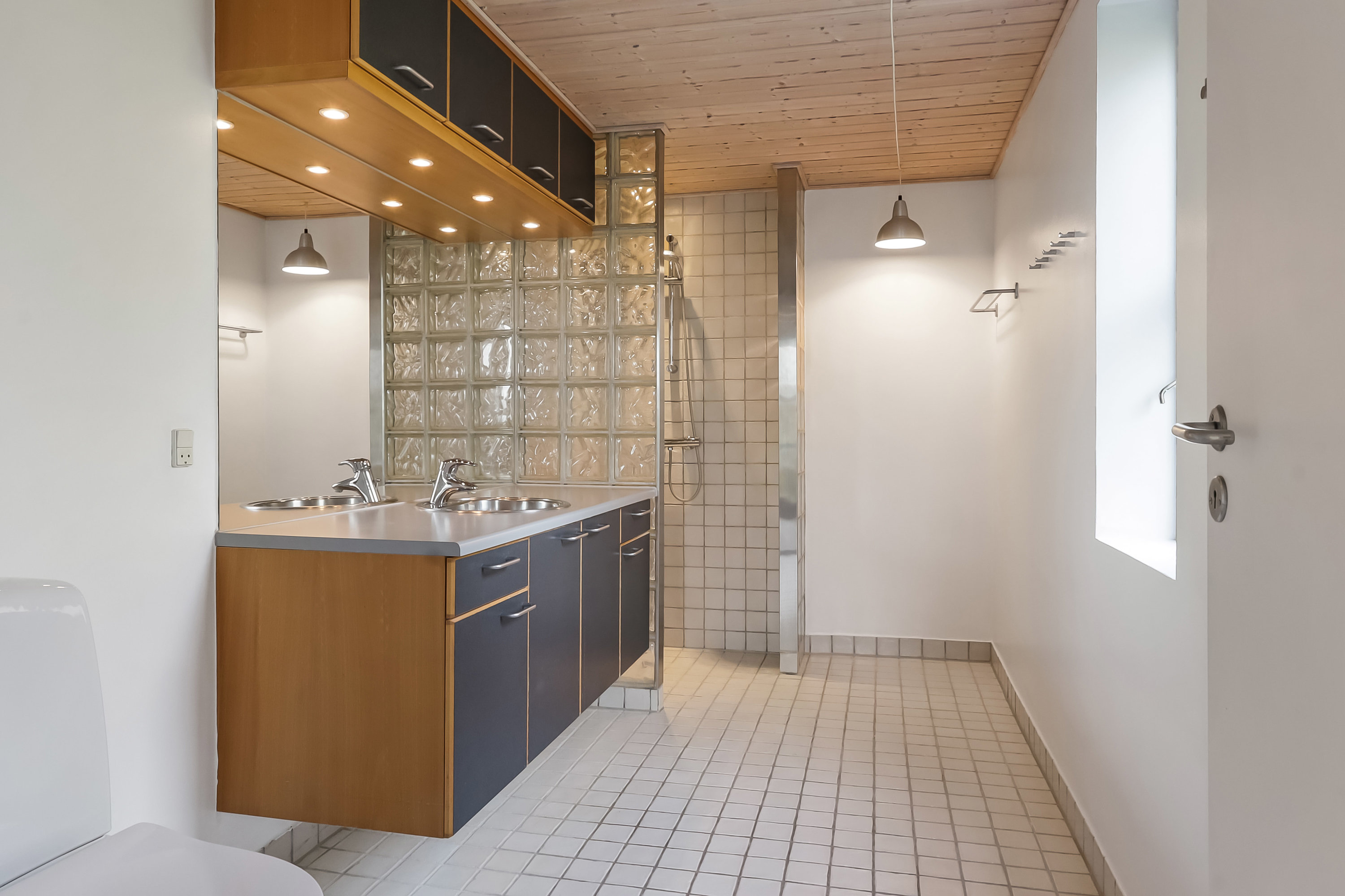 Fremhævet badeværelse billede i fuldskærmstilstand. Billede af Skibsbakken 5, 5881 Skårup Fyn