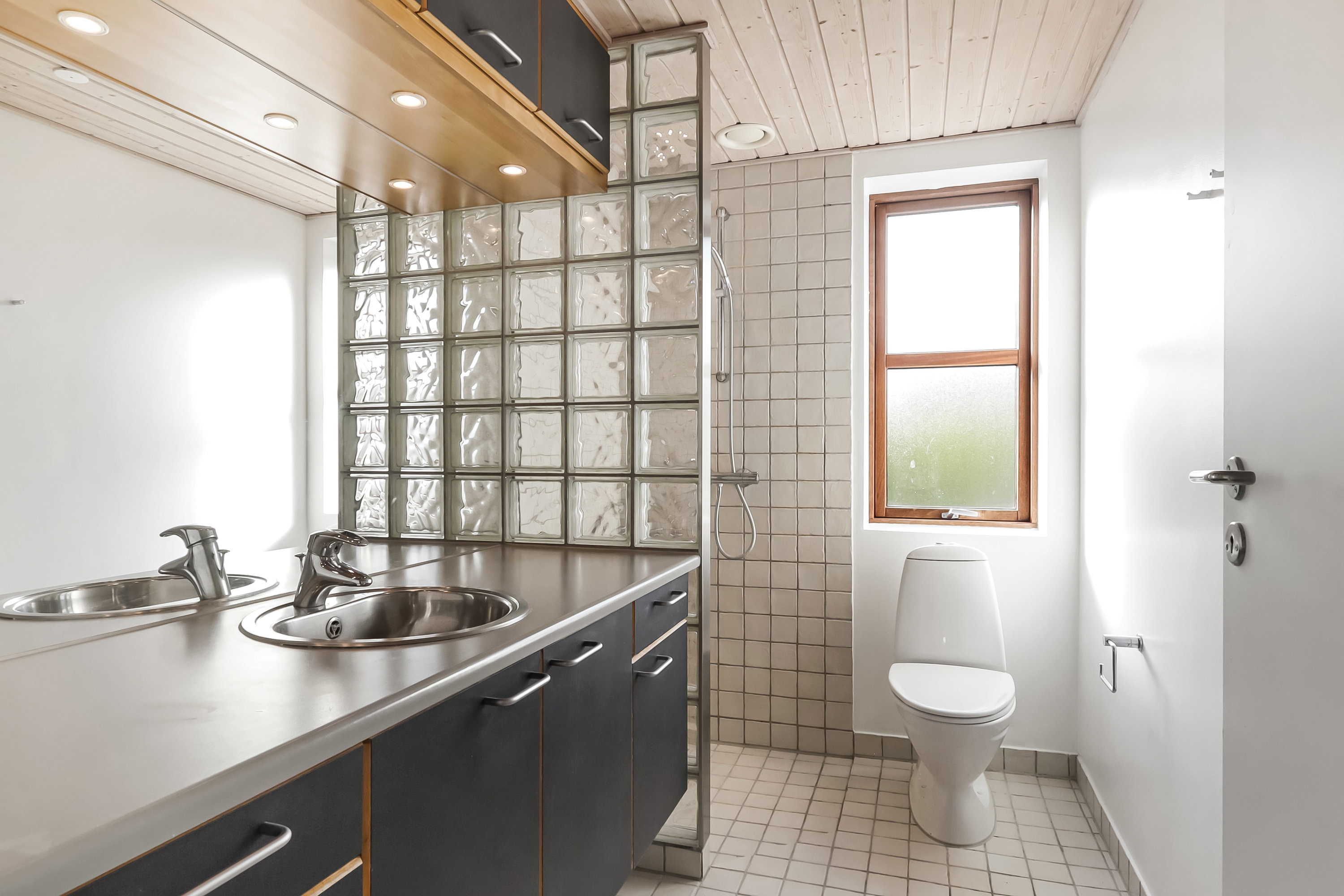 Fremhævet badeværelse billede i fuldskærmstilstand. Billede af Skibsbakken 5, 5881 Skårup Fyn