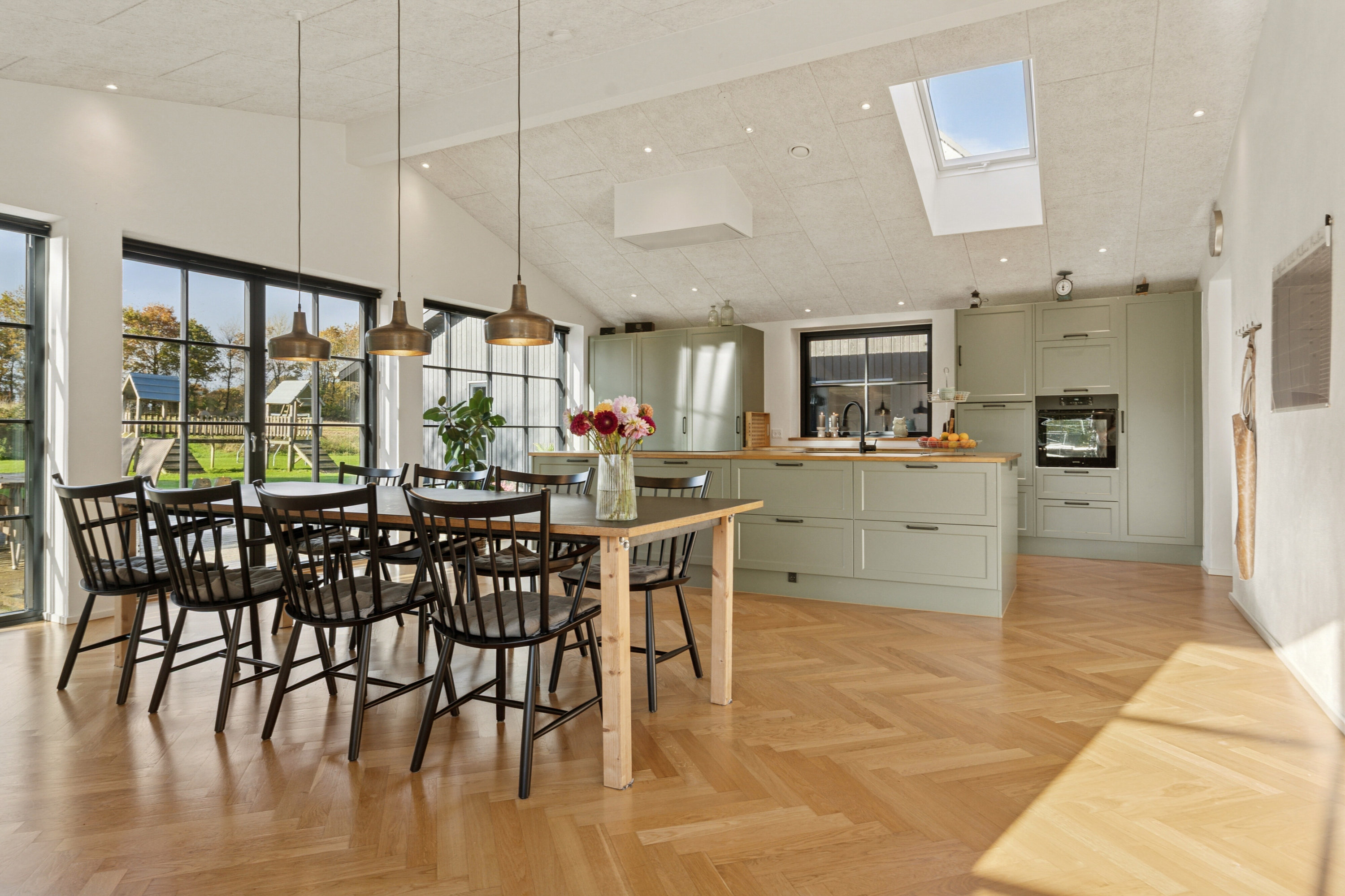 Fremhævet spisestue billede i fuldskærmstilstand. Billede af Tågelundvej 24, 6040 Egtved