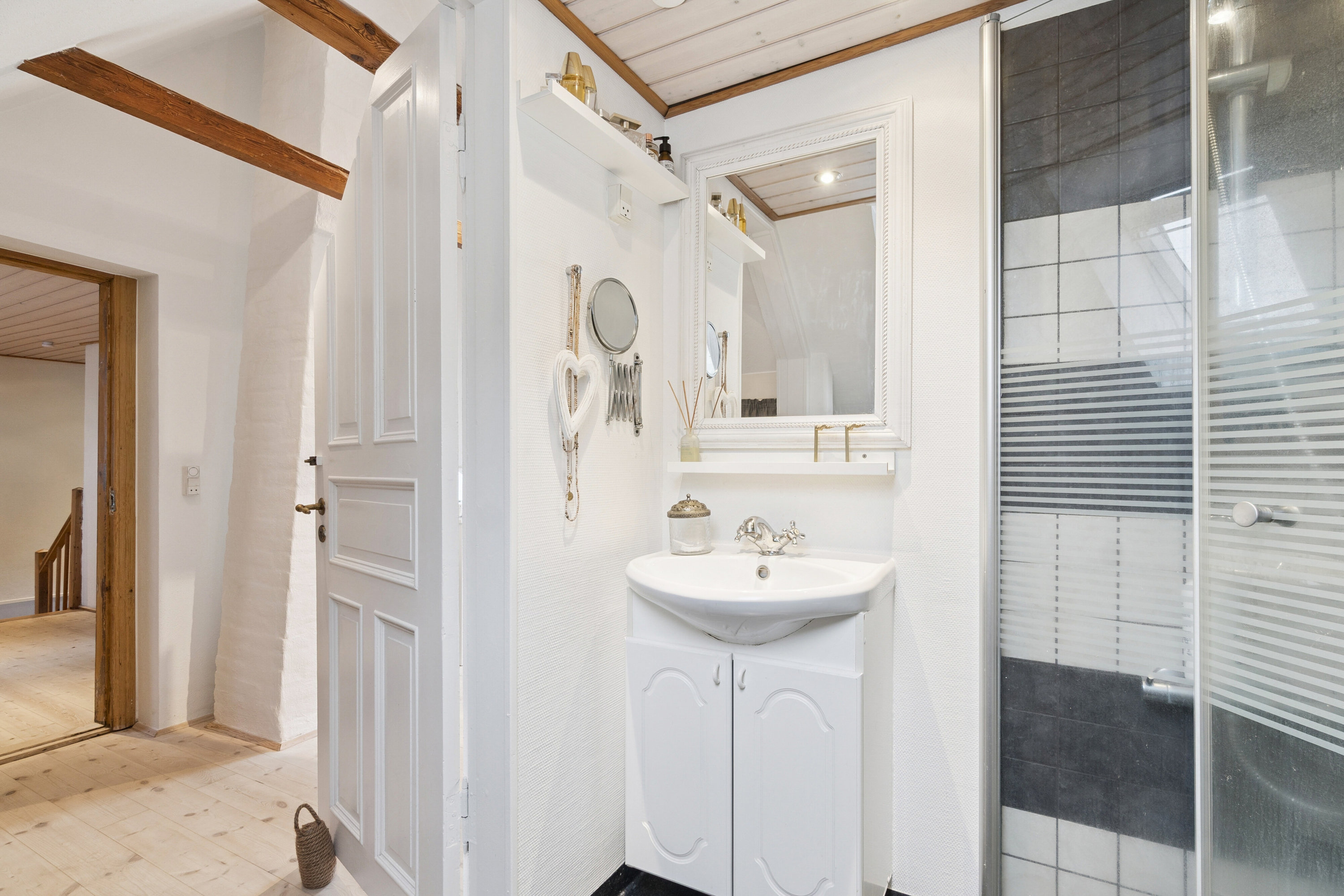 Fremhævet badeværelse billede i fuldskærmstilstand. Billede af Horsensvej 2, 8722 Hedensted