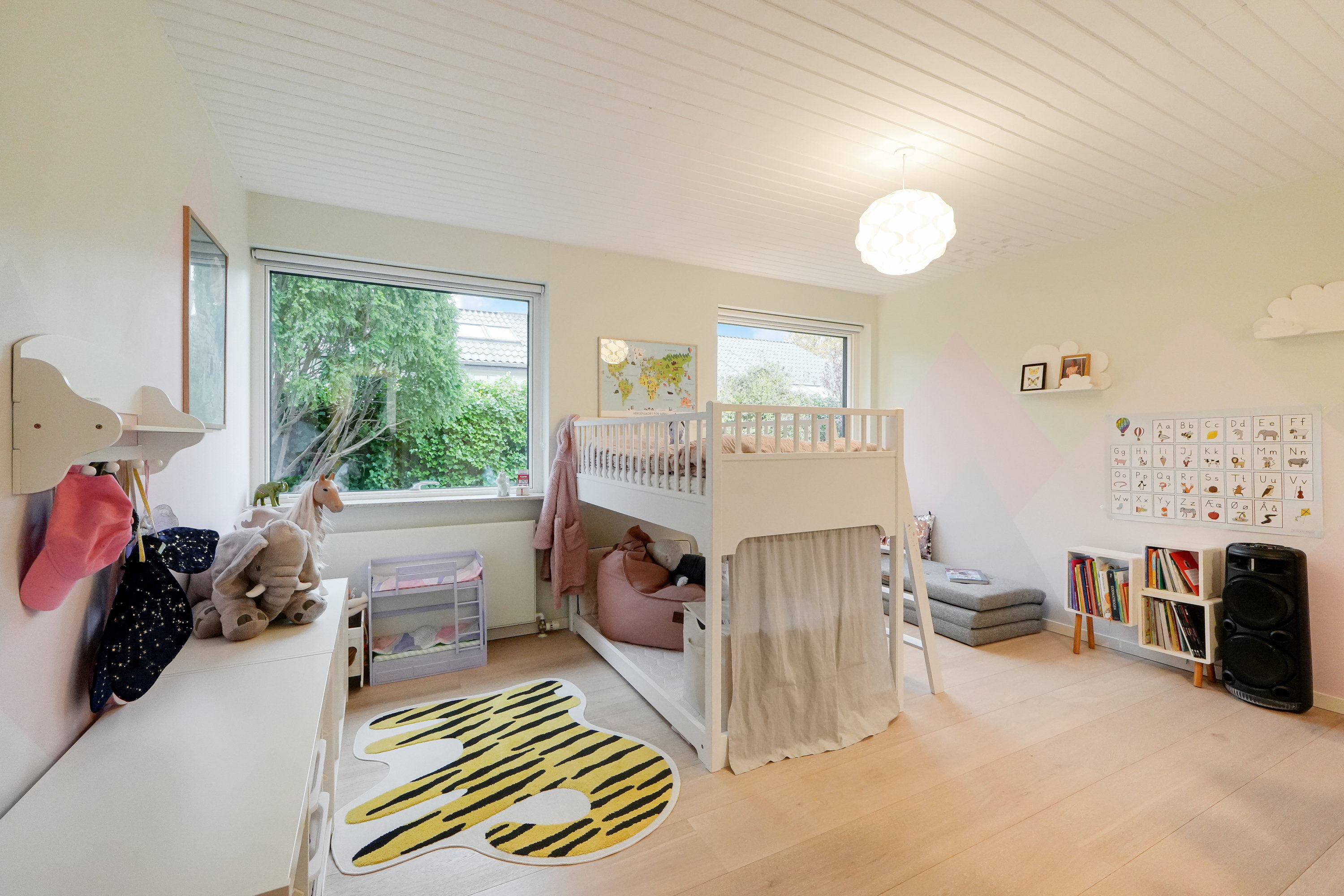 Fremhævet andet billede i fuldskærmstilstand. Billede af Sjælsøvej 49, 3460 Birkerød