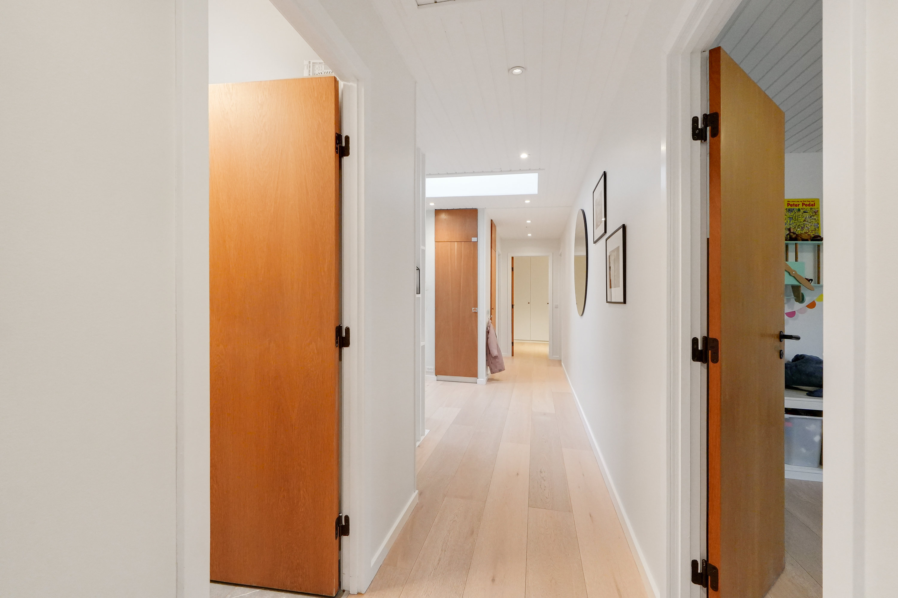 Fremhævet andet billede i fuldskærmstilstand. Billede af Sjælsøvej 49, 3460 Birkerød