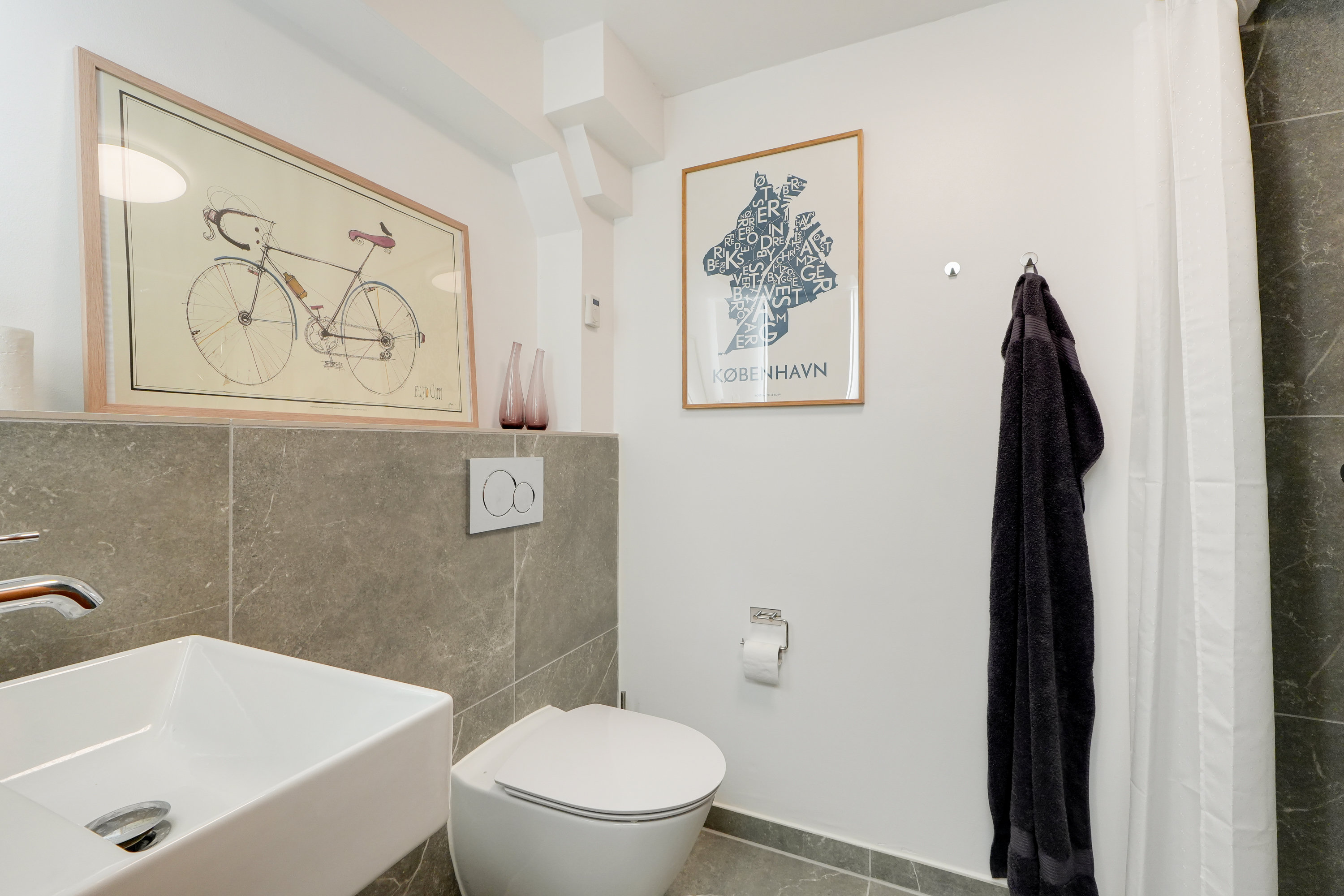 Fremhævet andet billede i fuldskærmstilstand. Billede af Sjælsøvej 49, 3460 Birkerød