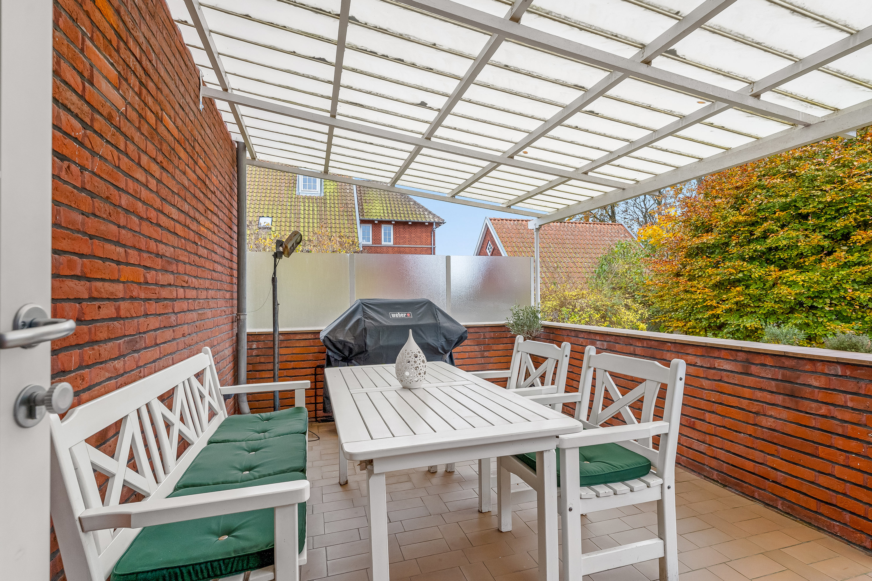 Fremhævet overdækket terrasse billede i fuldskærmstilstand. Billede af Løjtoftevej 283, 4900 Nakskov