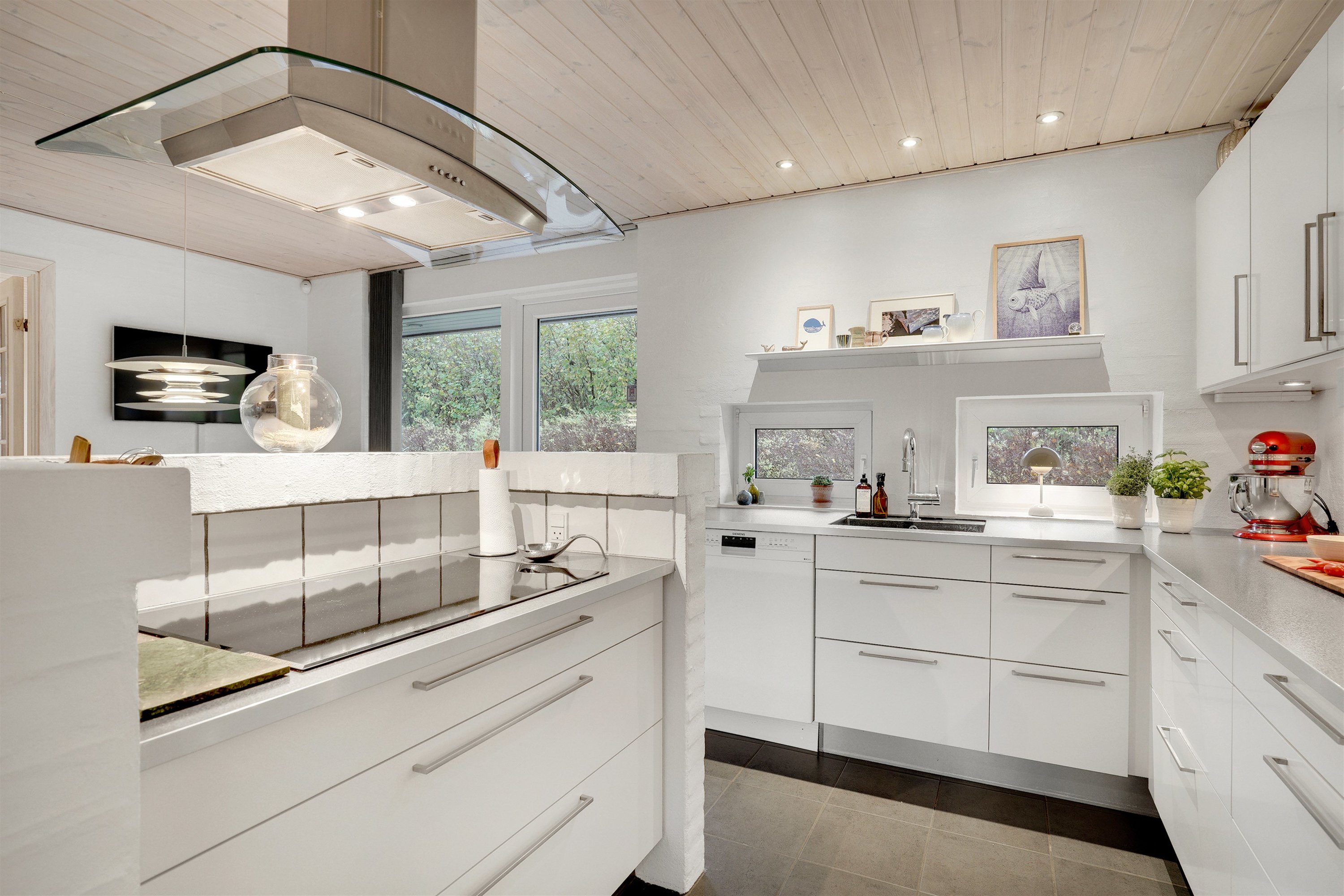 Fremhævet køkken billede i fuldskærmstilstand. Billede af Markskellet 43, 7190 Billund