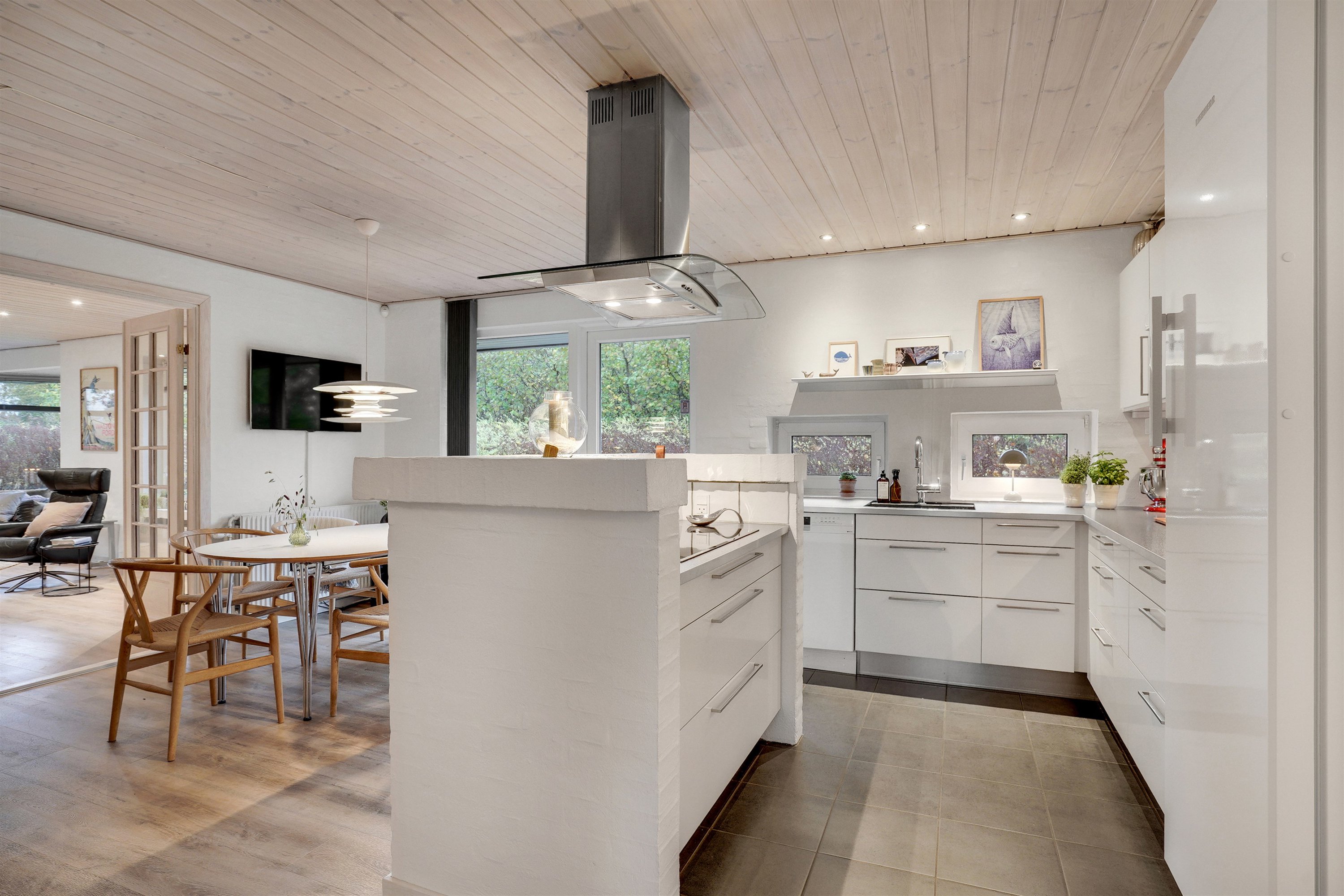 Fremhævet køkken billede i fuldskærmstilstand. Billede af Markskellet 43, 7190 Billund