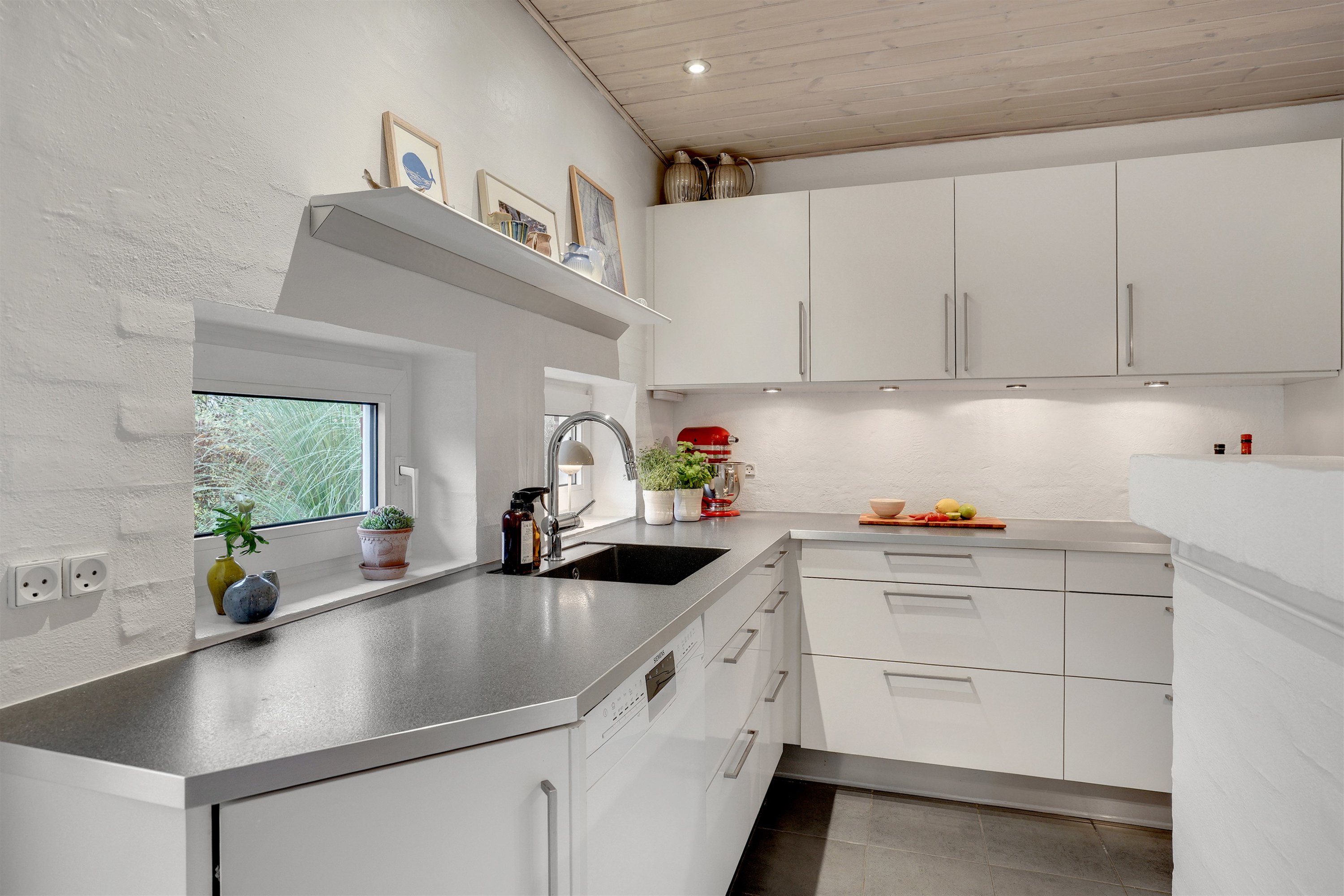 Fremhævet køkken billede i fuldskærmstilstand. Billede af Markskellet 43, 7190 Billund