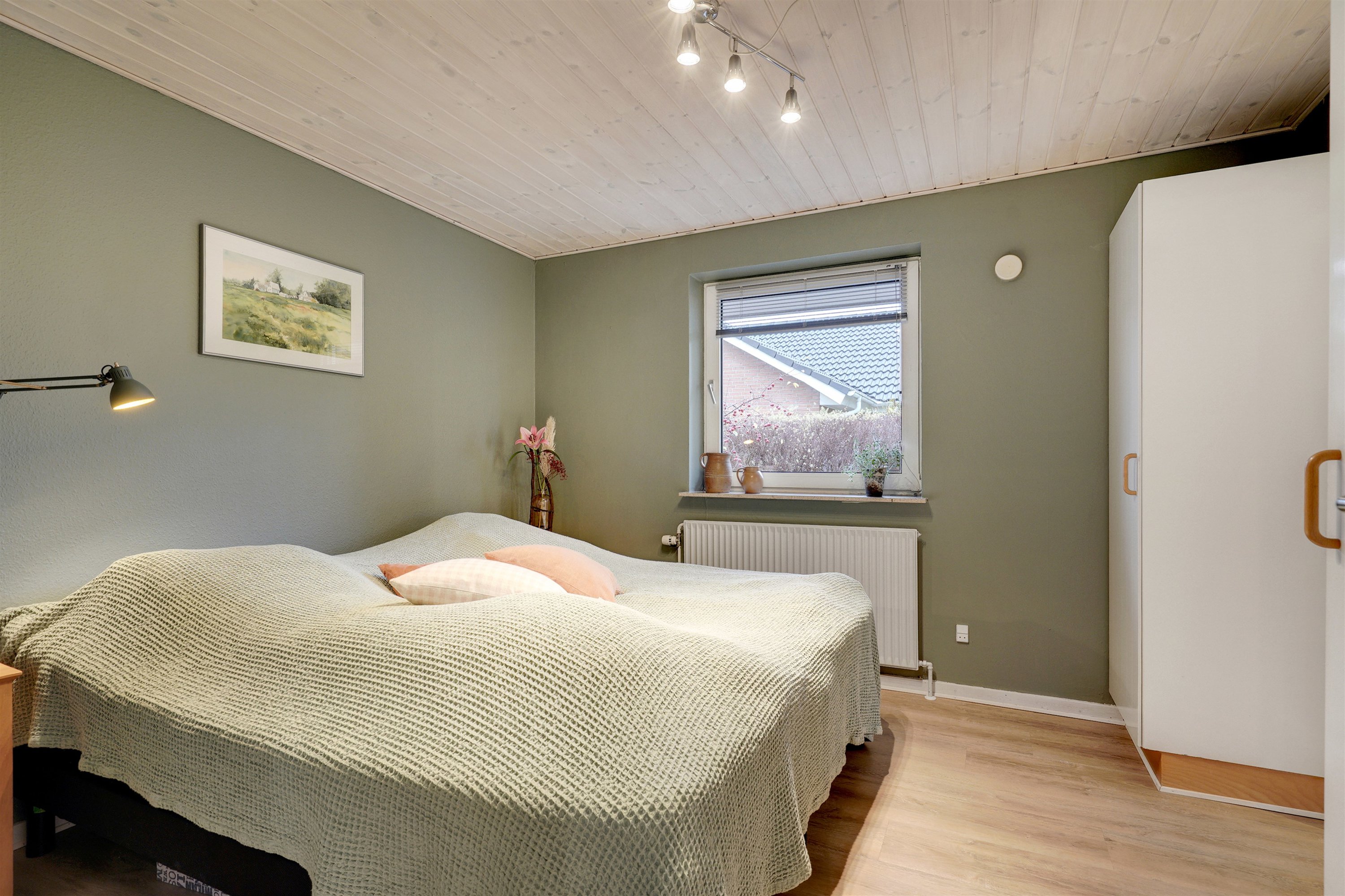 Fremhævet soveværelse billede i fuldskærmstilstand. Billede af Markskellet 43, 7190 Billund