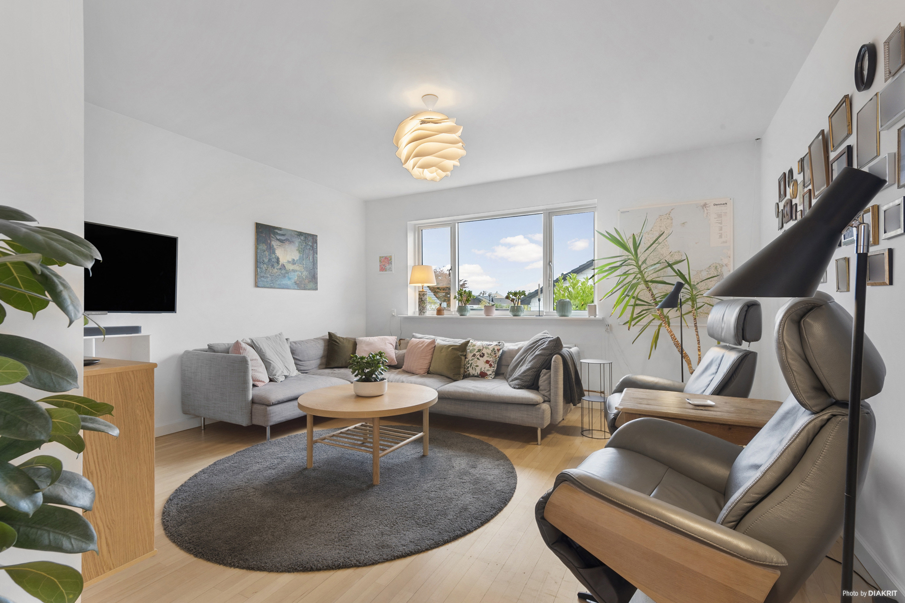 Fremhævet stue billede i fuldskærmstilstand. Billede af Trekronervej 1, Strøby Egede, 4600 Køge