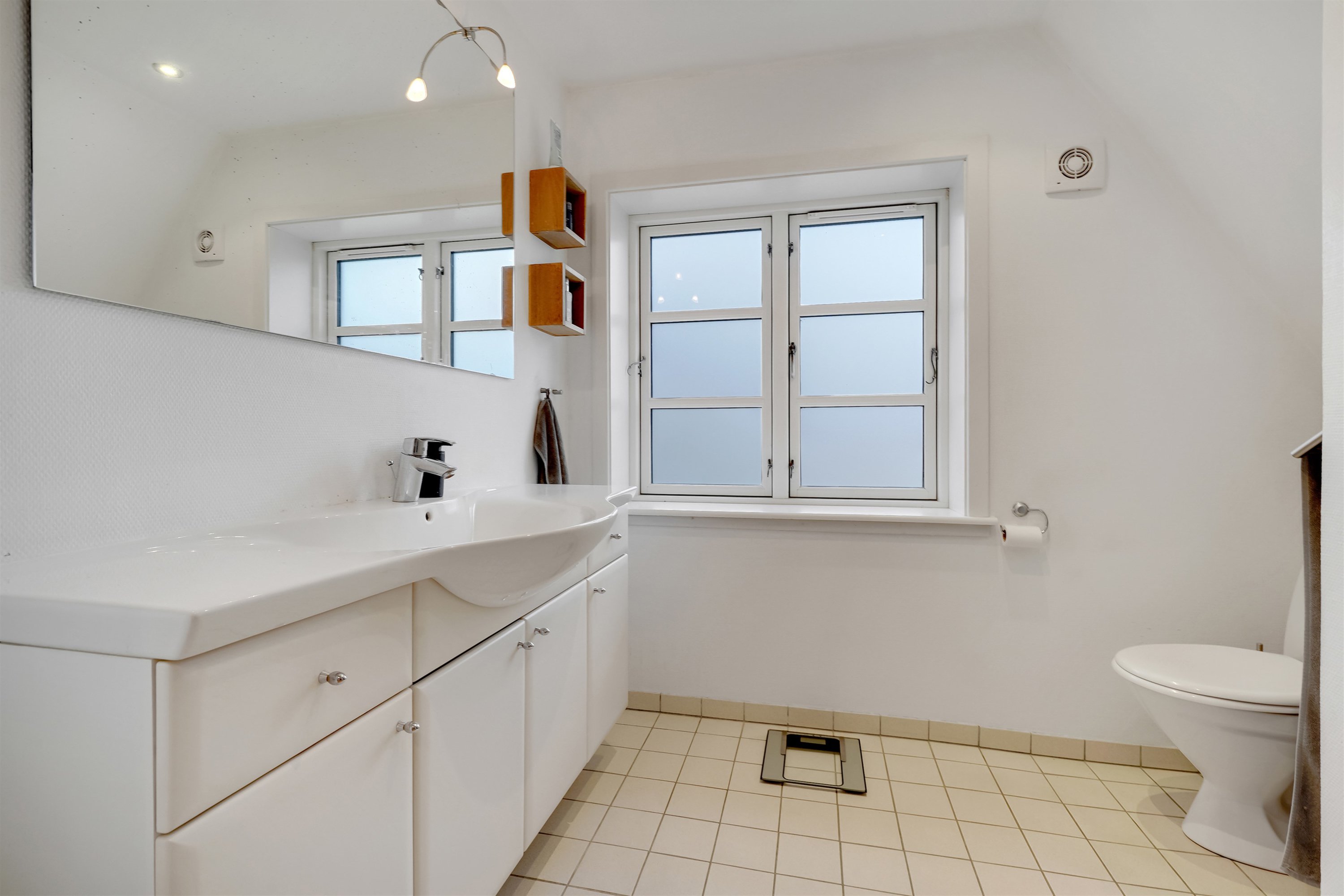 Fremhævet badeværelse billede i fuldskærmstilstand. Billede af Baldursgade 41, 6700 Esbjerg