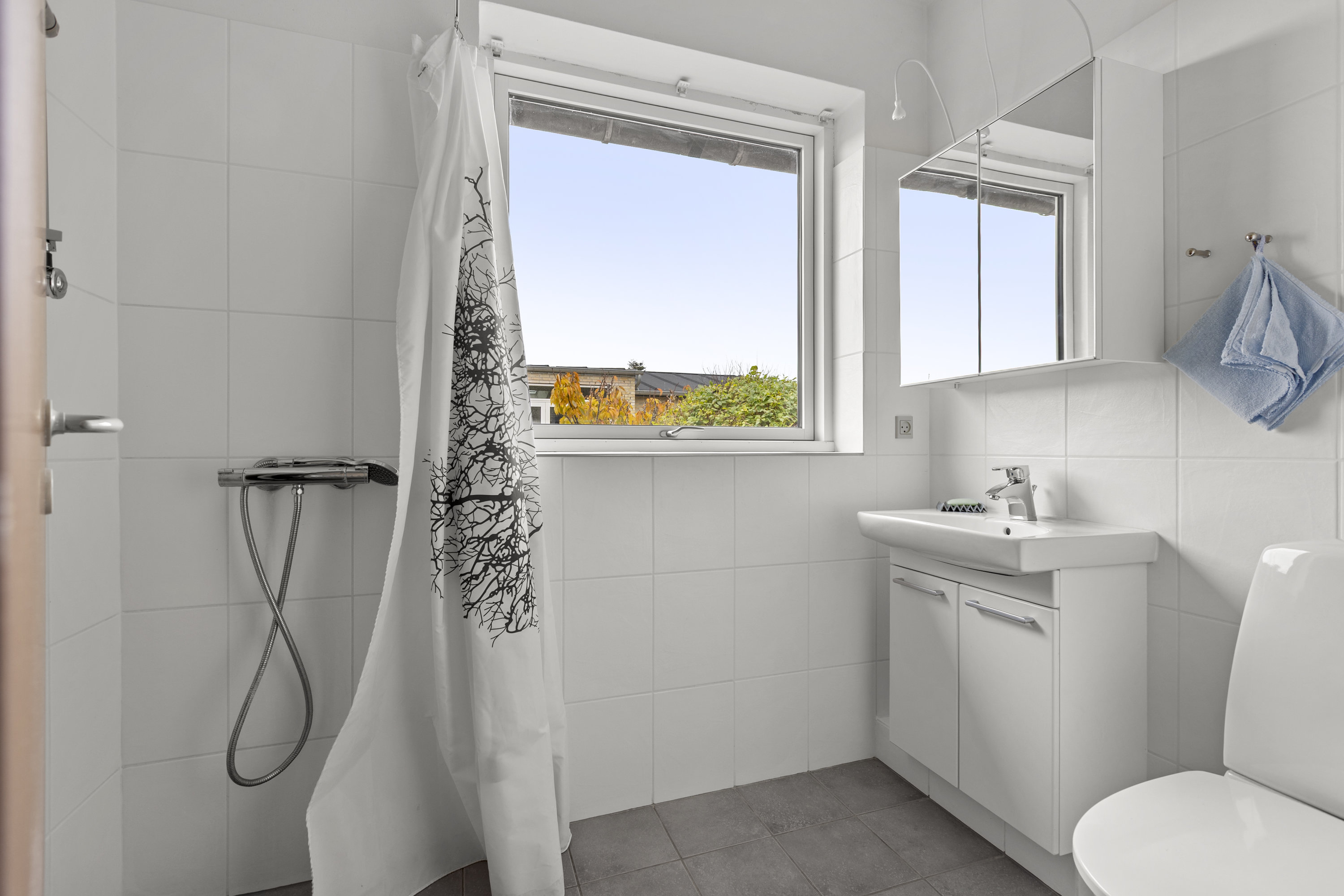 Fremhævet badeværelse billede i fuldskærmstilstand. Billede af Asser Rigsvej 4, 4400 Kalundborg