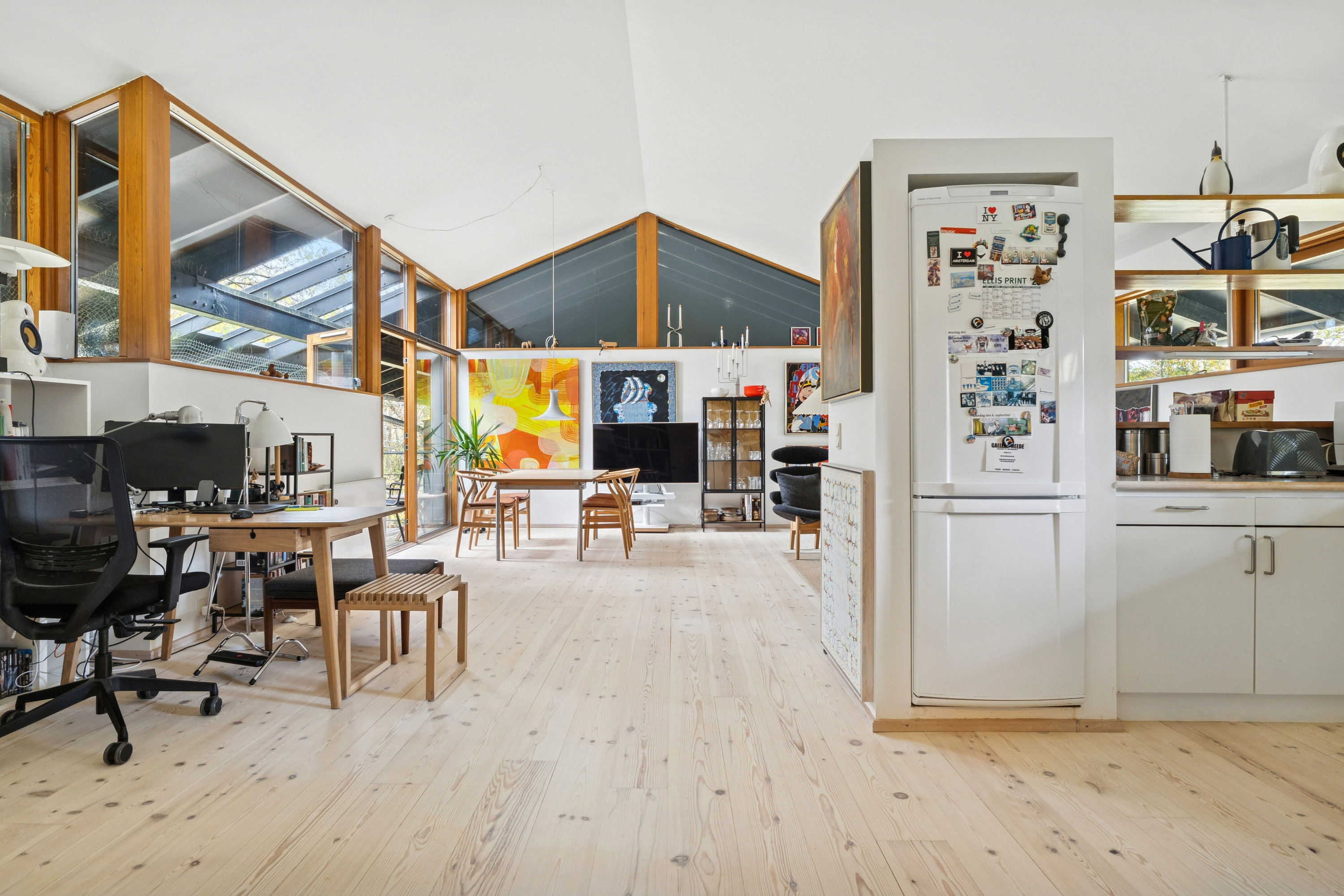 Fremhævet spisestue billede i fuldskærmstilstand. Billede af Dianas Have 44, 2970 Hørsholm