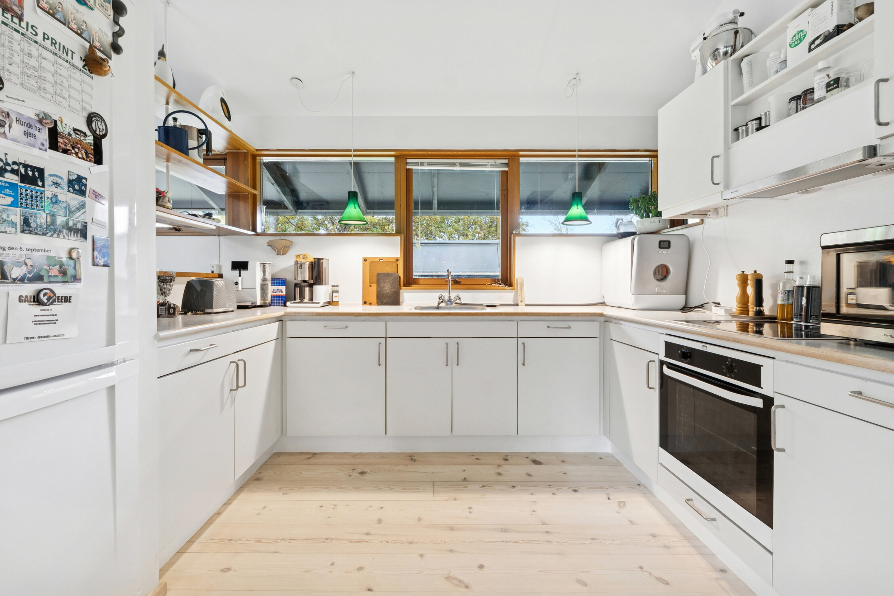 Fremhævet køkken billede i fuldskærmstilstand. Billede af Dianas Have 44, 2970 Hørsholm