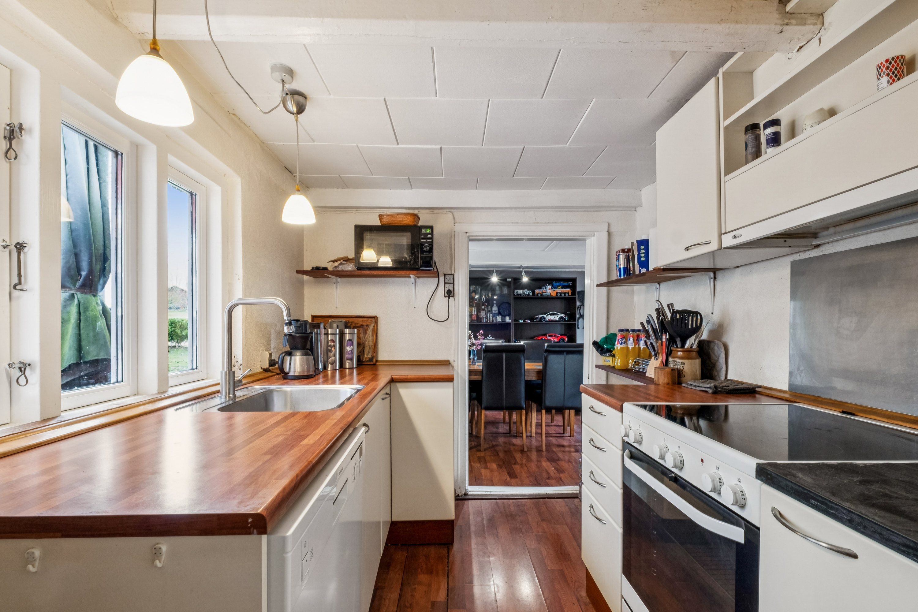 Fremhævet køkken billede i fuldskærmstilstand. Billede af Nedergårdsvej 17, Skjold, 7130 Juelsminde