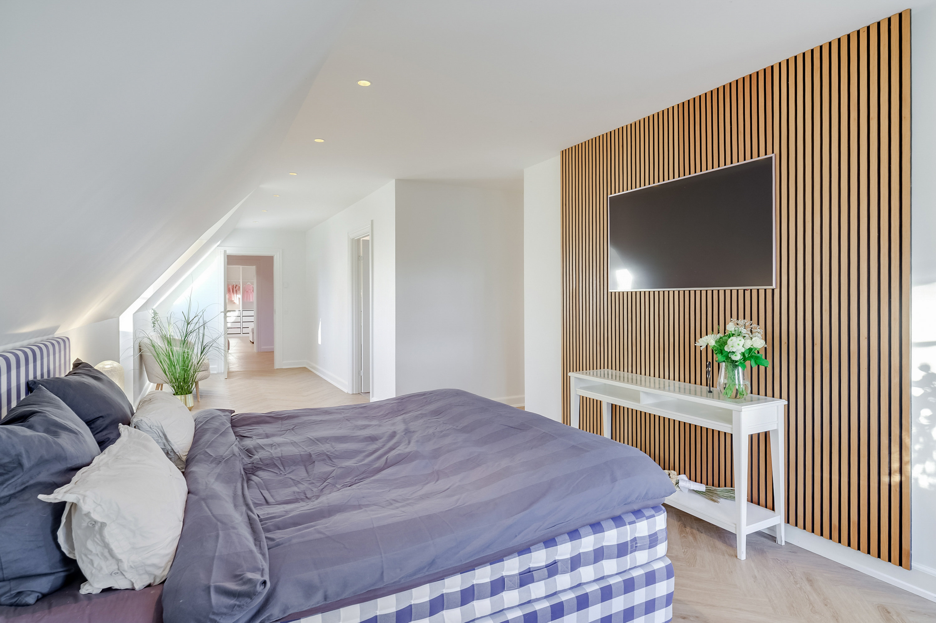 Fremhævet soveværelse billede i fuldskærmstilstand. Billede af Dådyrbakken 96, 5500 Middelfart