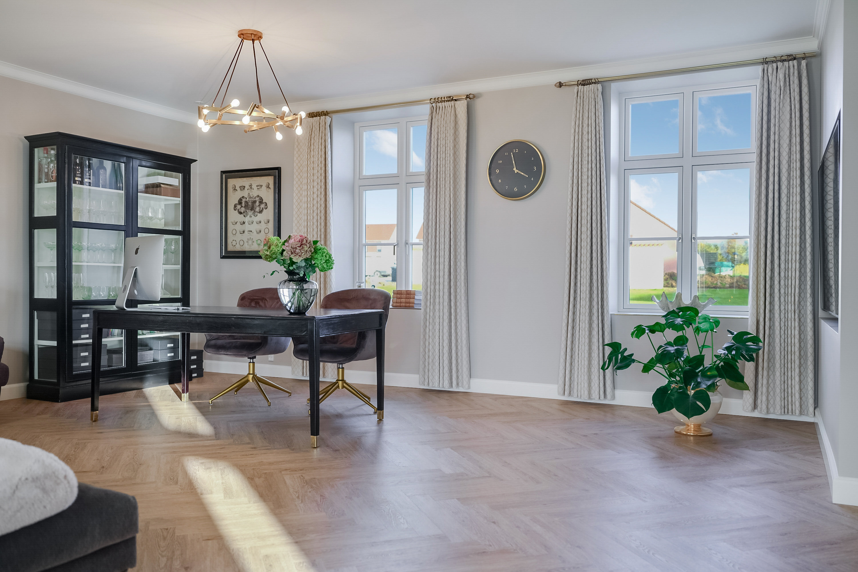 Fremhævet stue billede i fuldskærmstilstand. Billede af Dådyrbakken 96, 5500 Middelfart