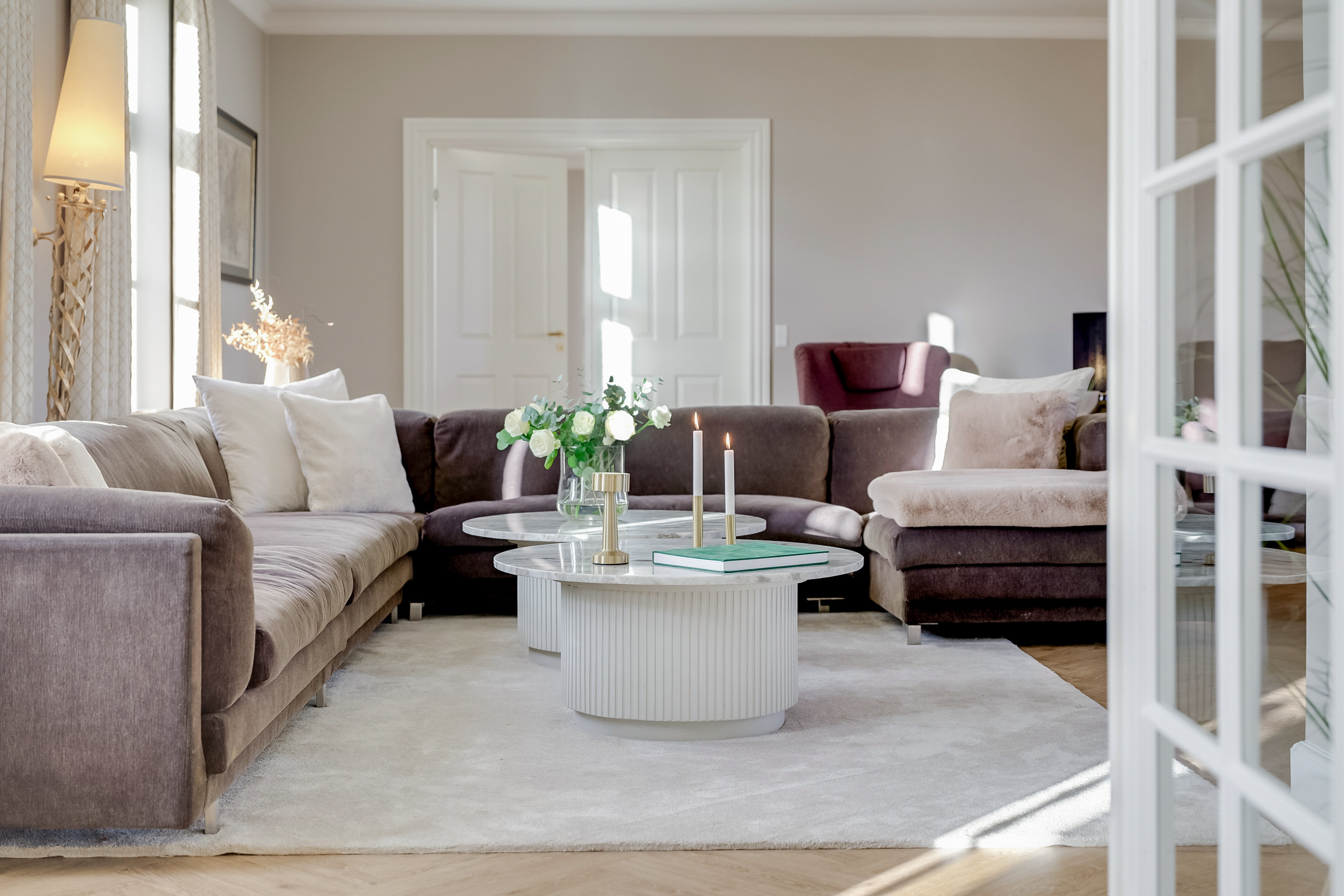 Fremhævet stue billede i fuldskærmstilstand. Billede af Dådyrbakken 96, 5500 Middelfart