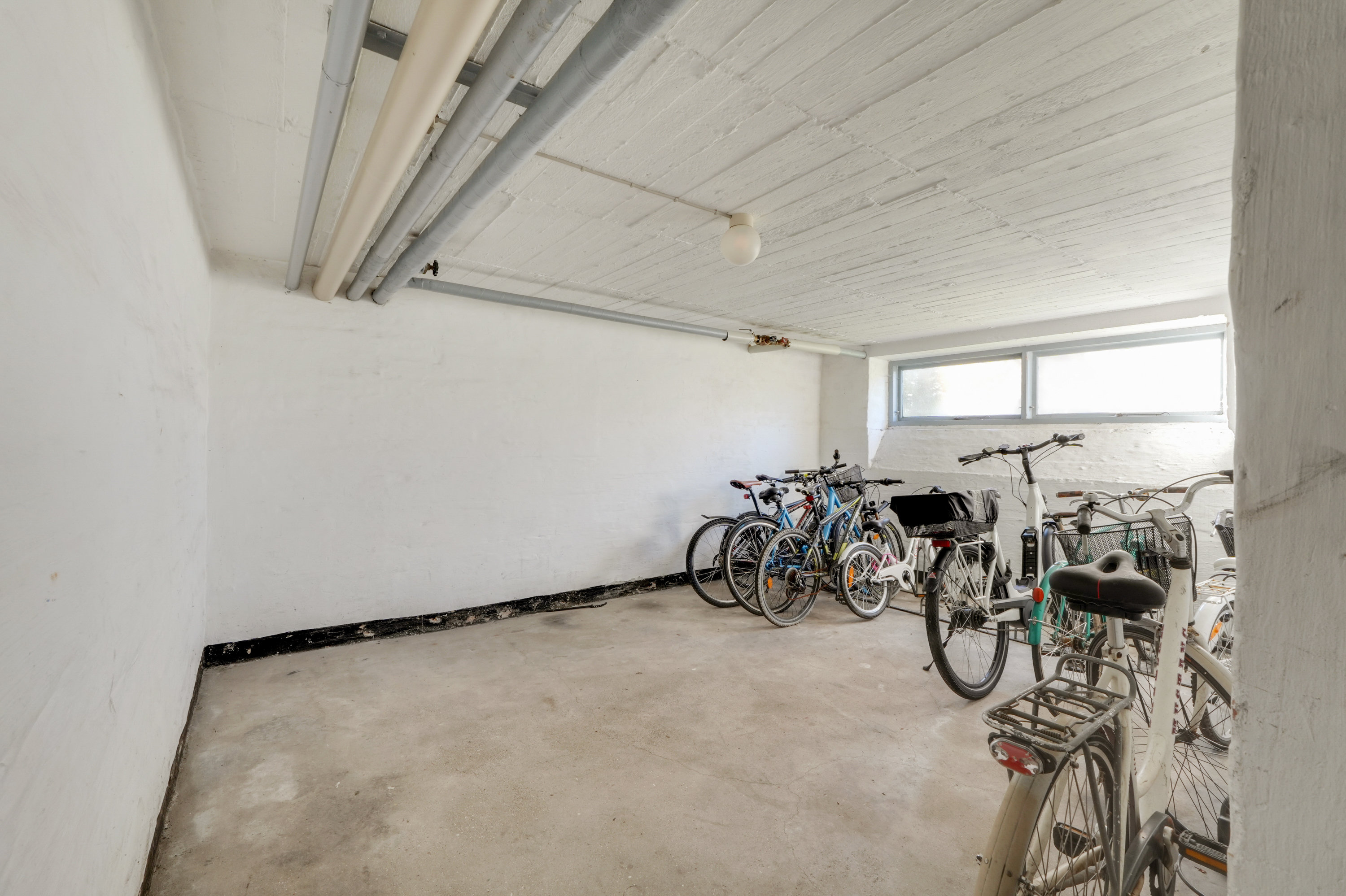 Fremhævet andet billede i fuldskærmstilstand. Billede af Novembervej 11, 1. th., 2860 Søborg