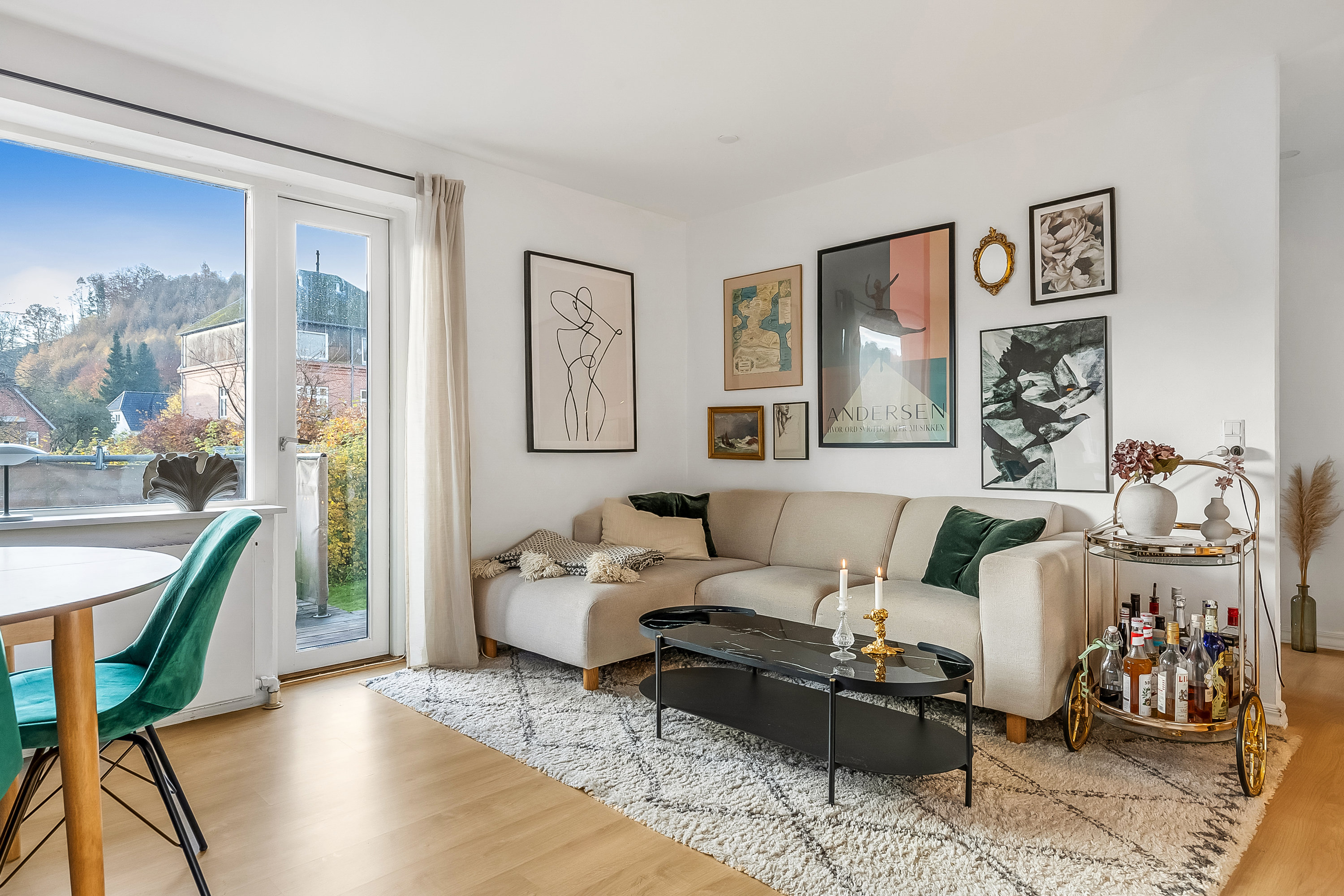 Fremhævet stue billede i fuldskærmstilstand. Billede af Hostrupsvej 1, st.., 7100 Vejle