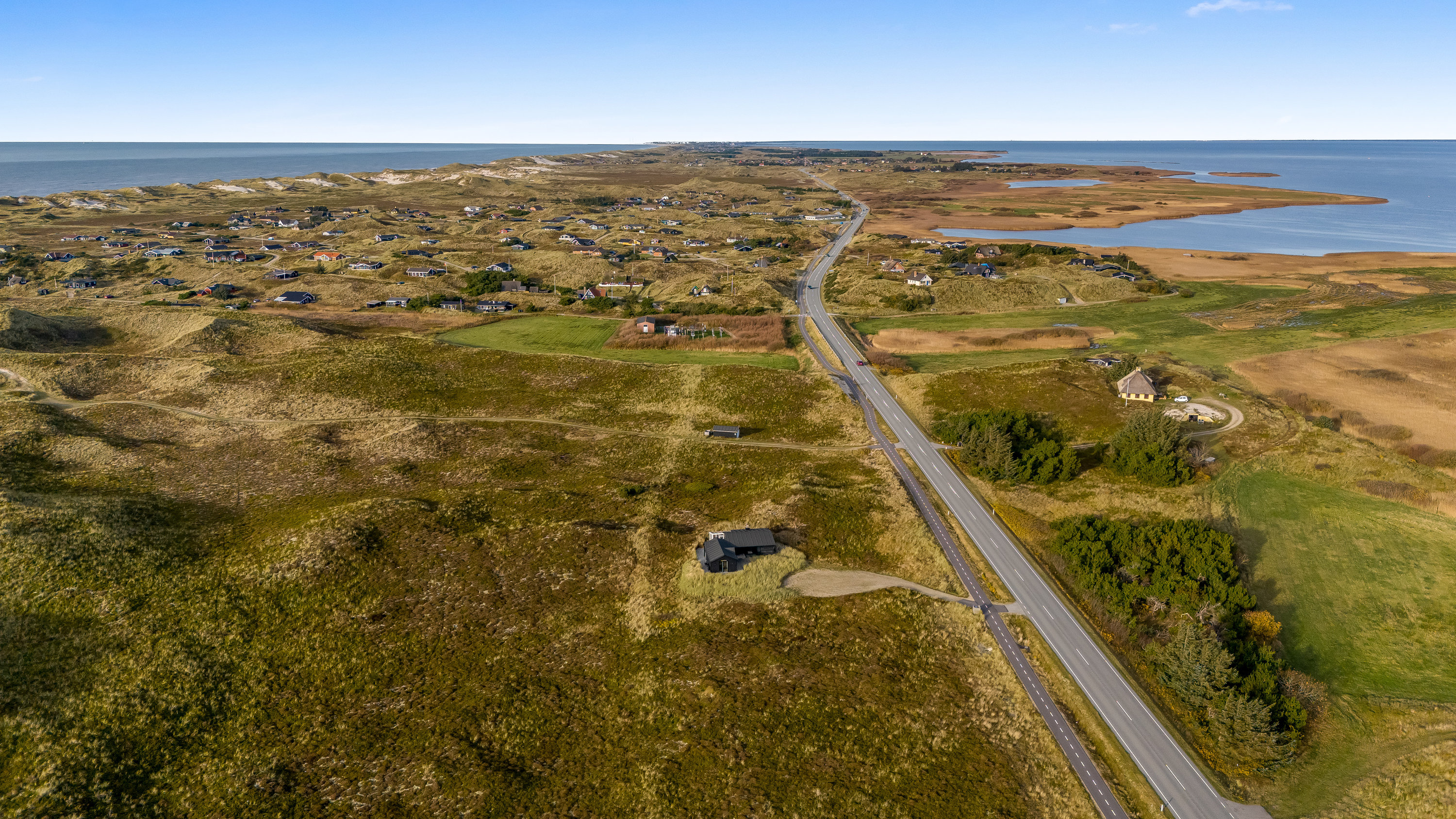 Fremhævet luftfoto billede i fuldskærmstilstand. Billede af Sønder Klitvej 198, Haurvig, 6960 Hvide Sande