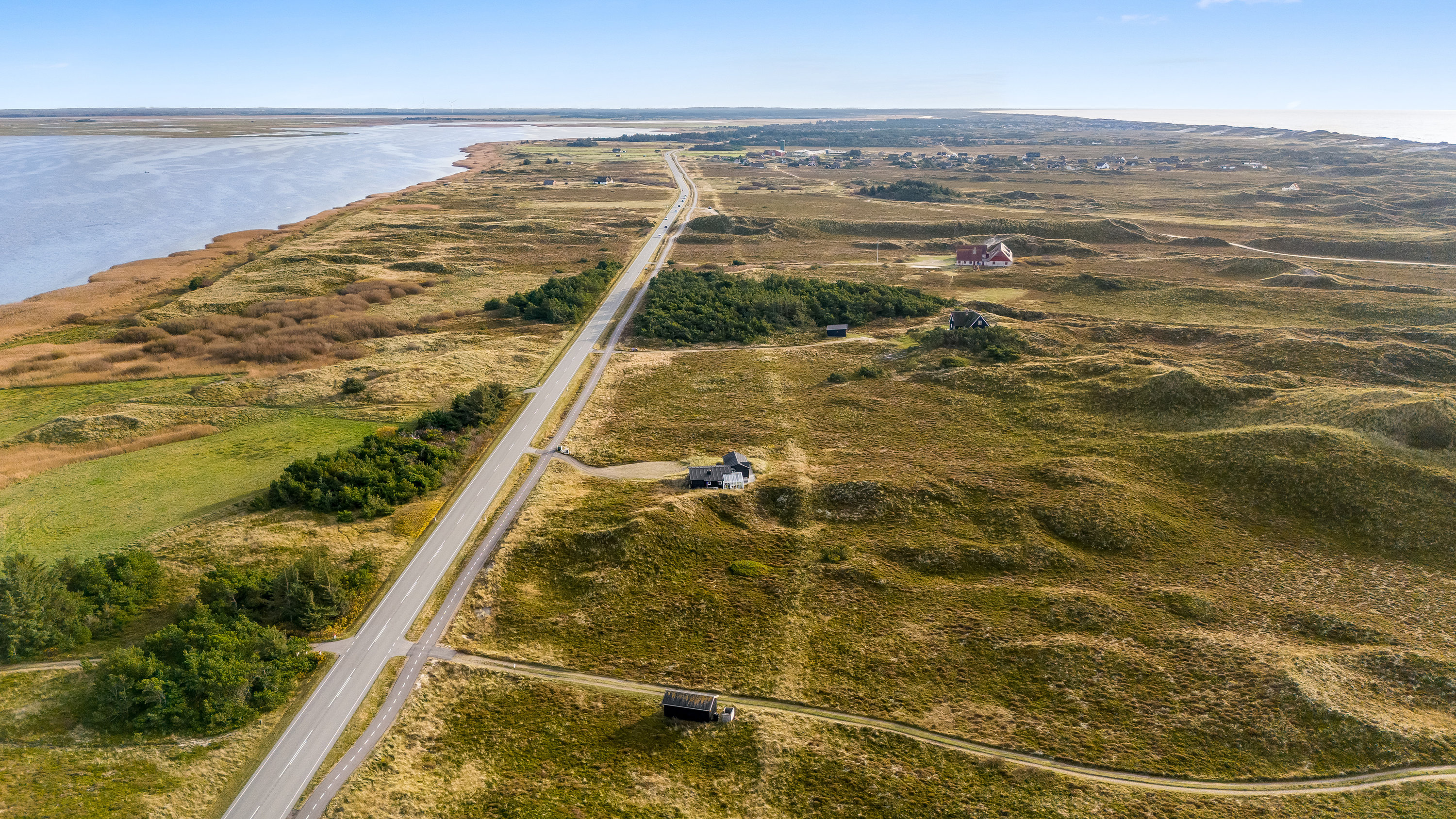 Fremhævet luftfoto billede i fuldskærmstilstand. Billede af Sønder Klitvej 198, Haurvig, 6960 Hvide Sande