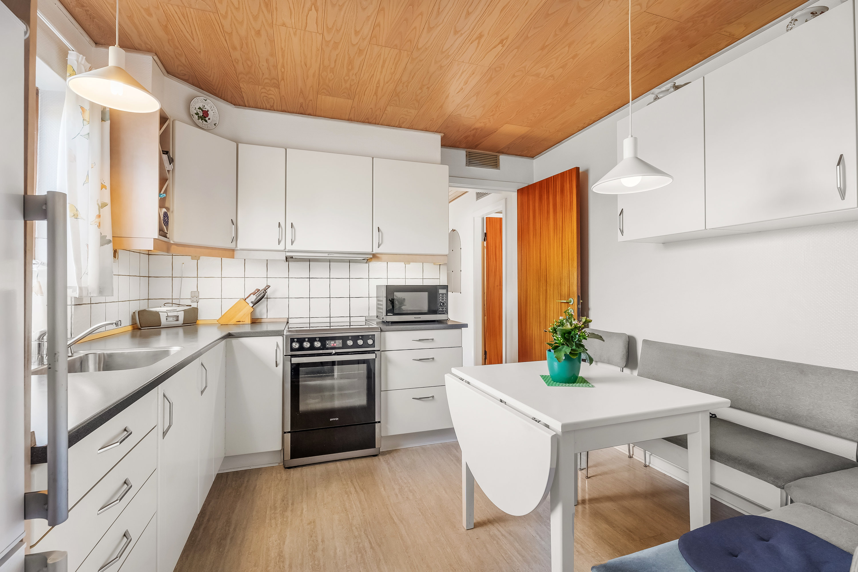 Fremhævet køkken billede i fuldskærmstilstand. Billede af Egevej 6, Systofte Skovby, 4800 Nykøbing F