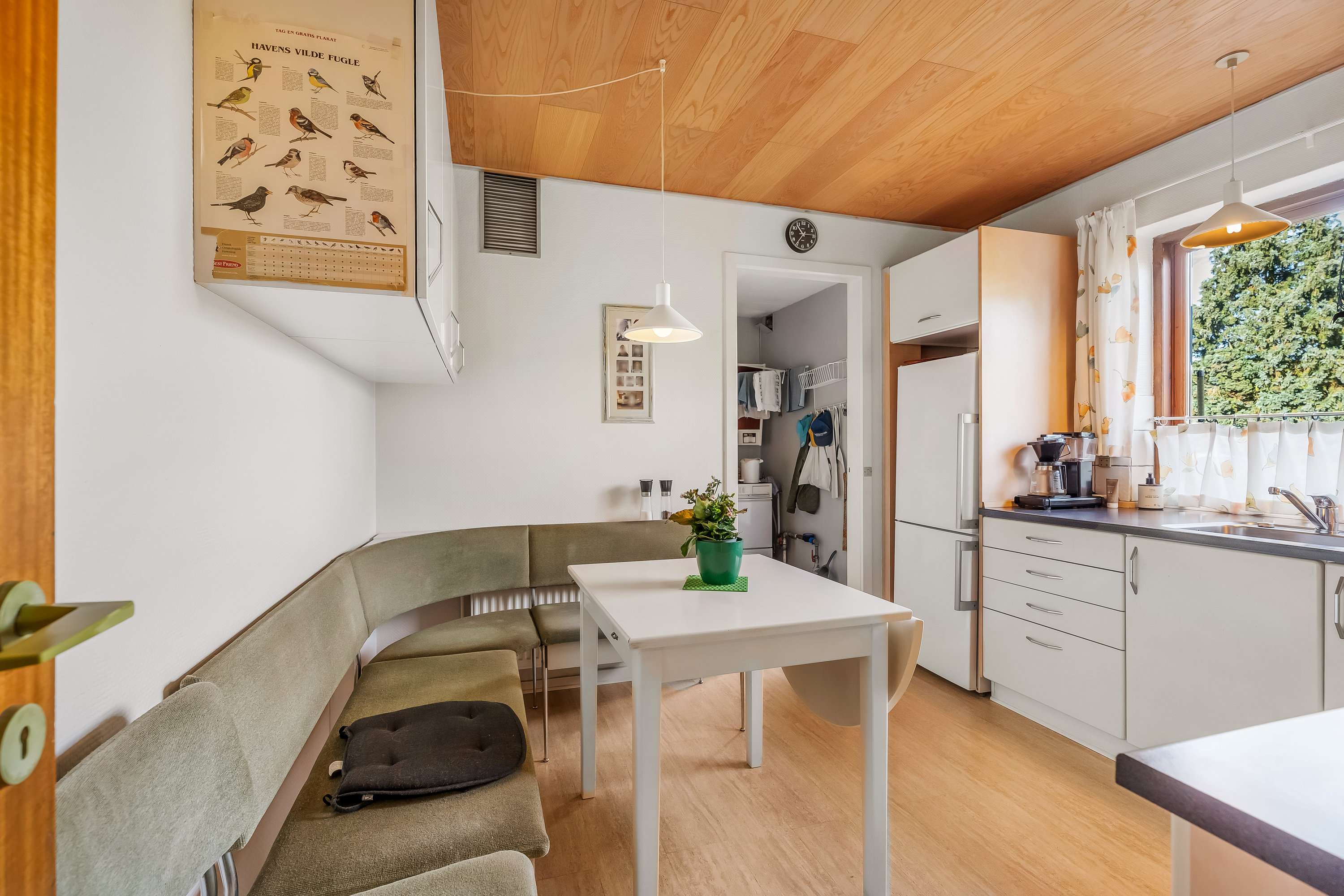 Fremhævet køkken billede i fuldskærmstilstand. Billede af Egevej 6, Systofte Skovby, 4800 Nykøbing F