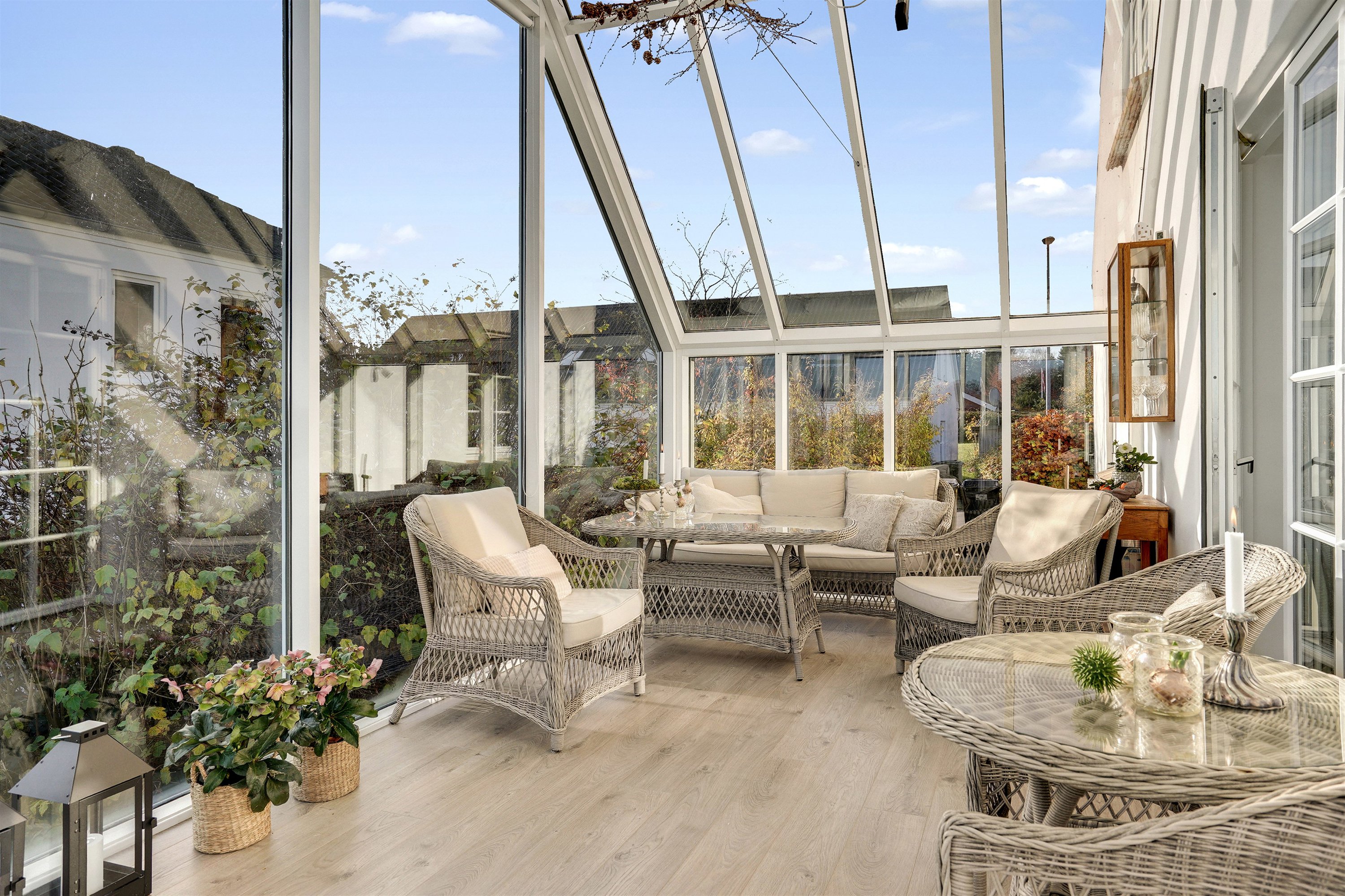 Fremhævet udestue billede i fuldskærmstilstand. Billede af De Lichtenbergs Vej 22, Nørup, 7182 Bredsten