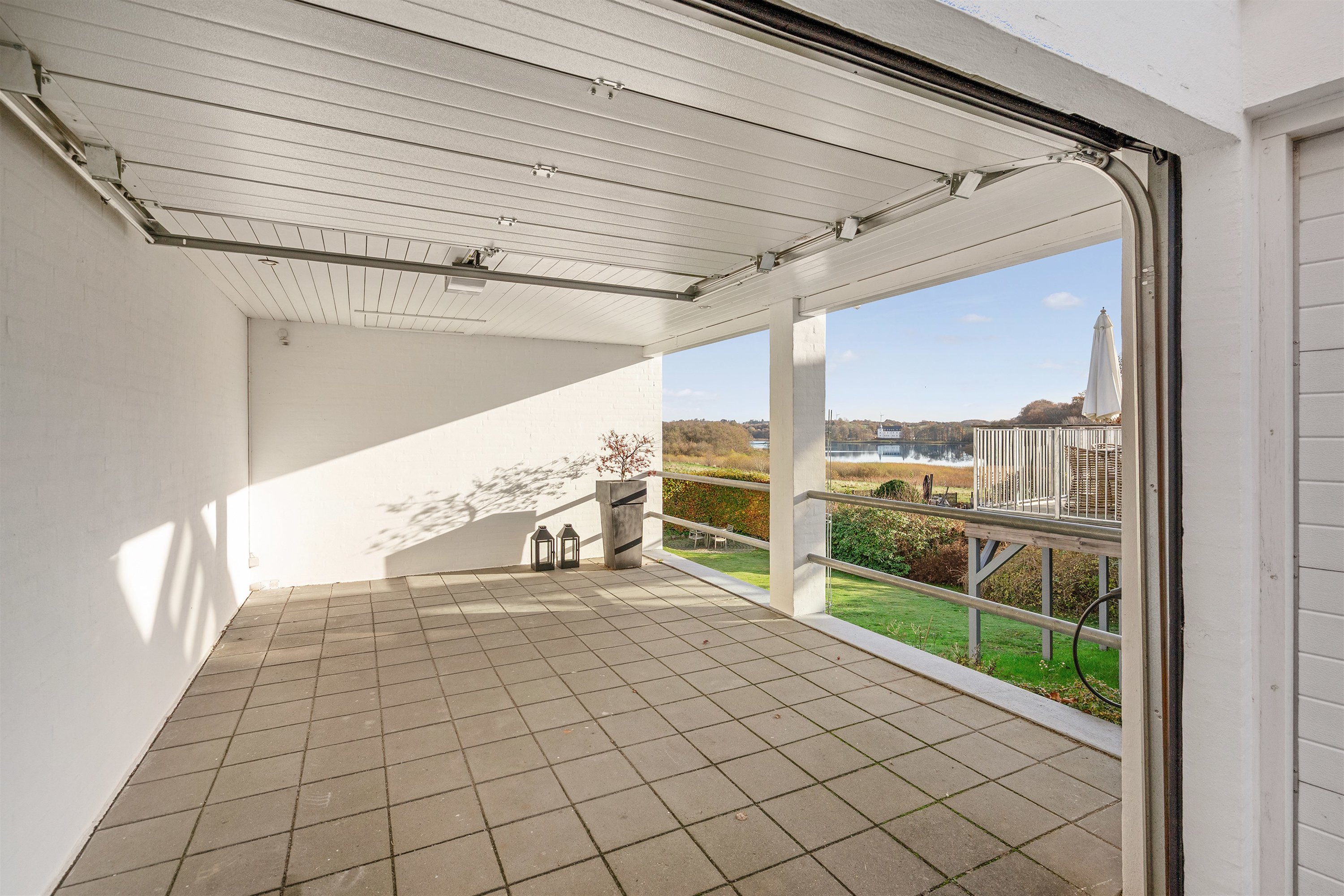 Fremhævet terrasse billede i fuldskærmstilstand. Billede af De Lichtenbergs Vej 22, Nørup, 7182 Bredsten