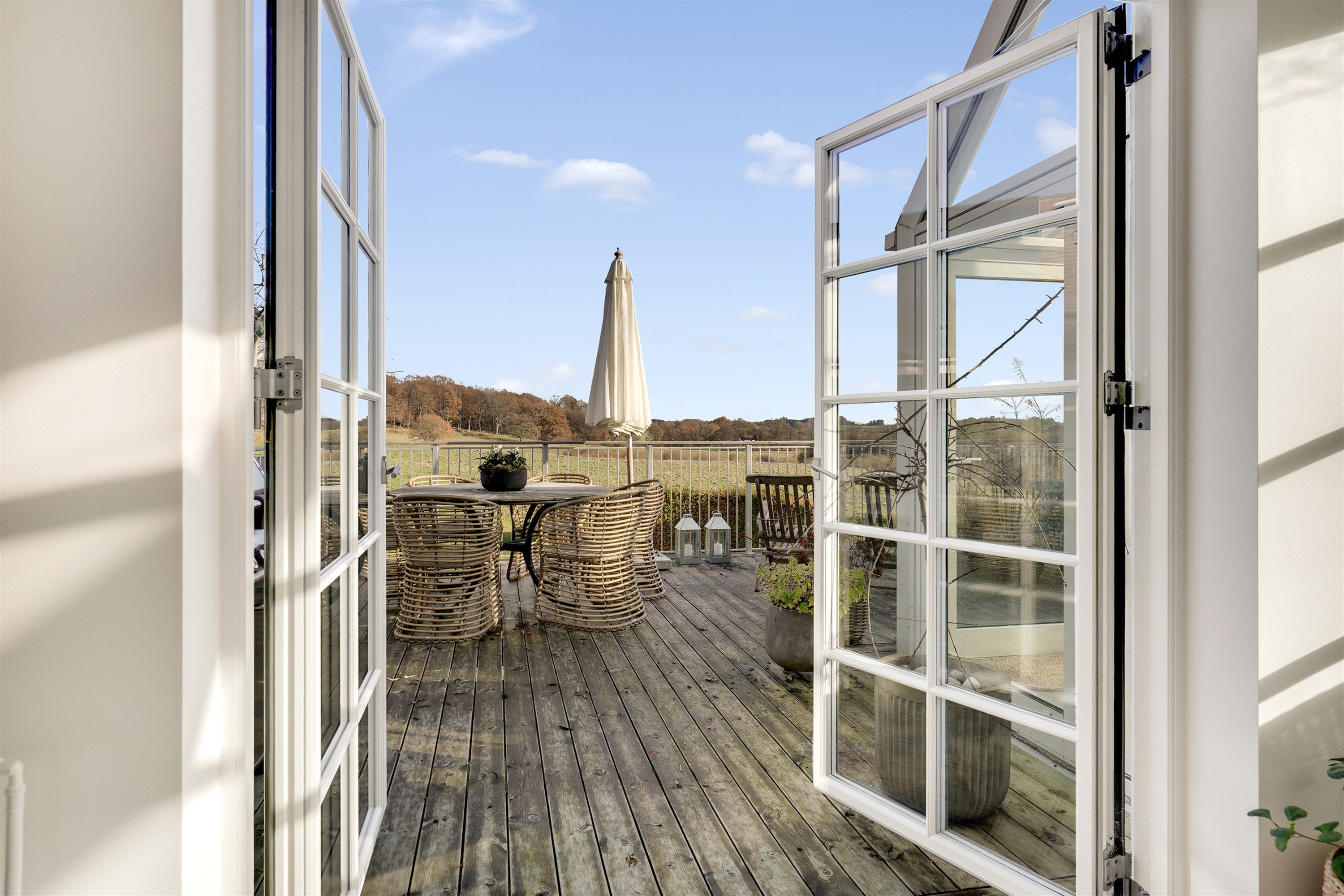 Fremhævet terrasse billede i fuldskærmstilstand. Billede af De Lichtenbergs Vej 22, Nørup, 7182 Bredsten