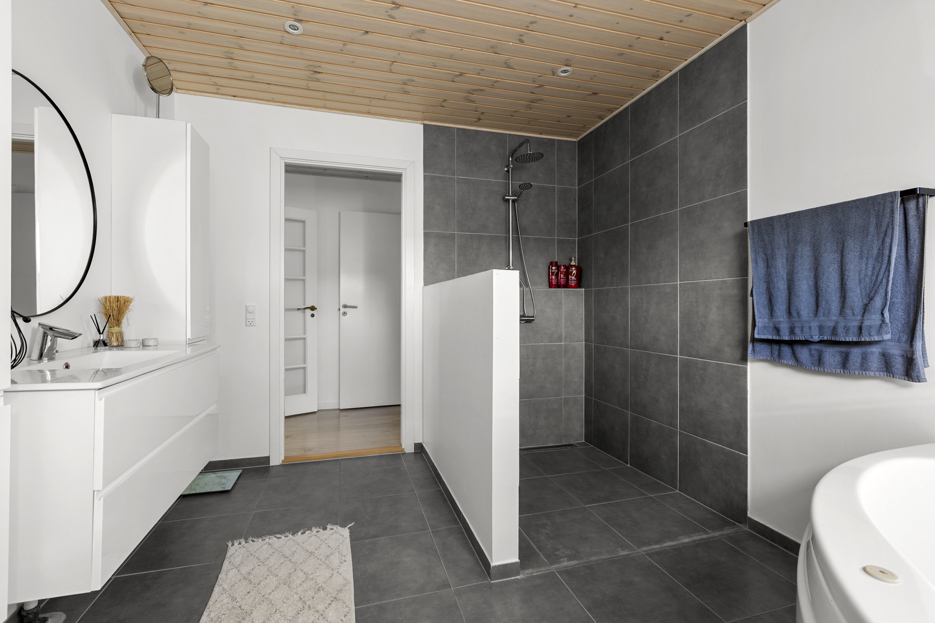 Fremhævet badeværelse billede i fuldskærmstilstand. Billede af Slagelsevej 201, 4400 Kalundborg