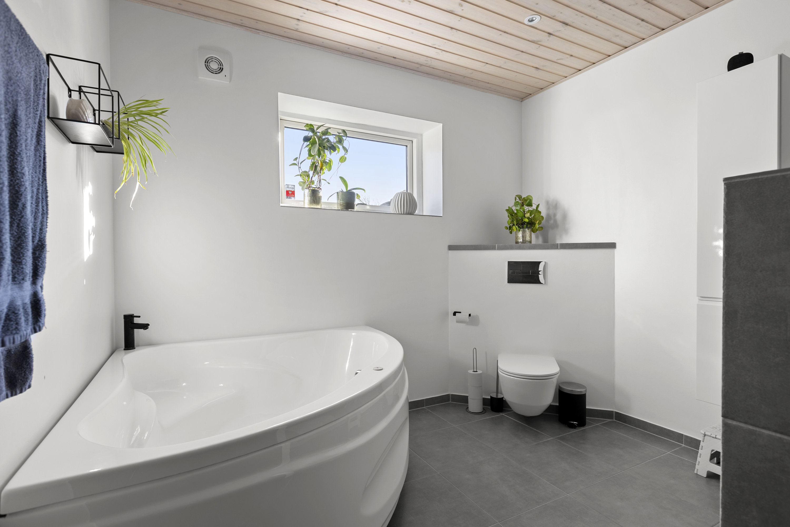 Fremhævet badeværelse billede i fuldskærmstilstand. Billede af Slagelsevej 201, 4400 Kalundborg