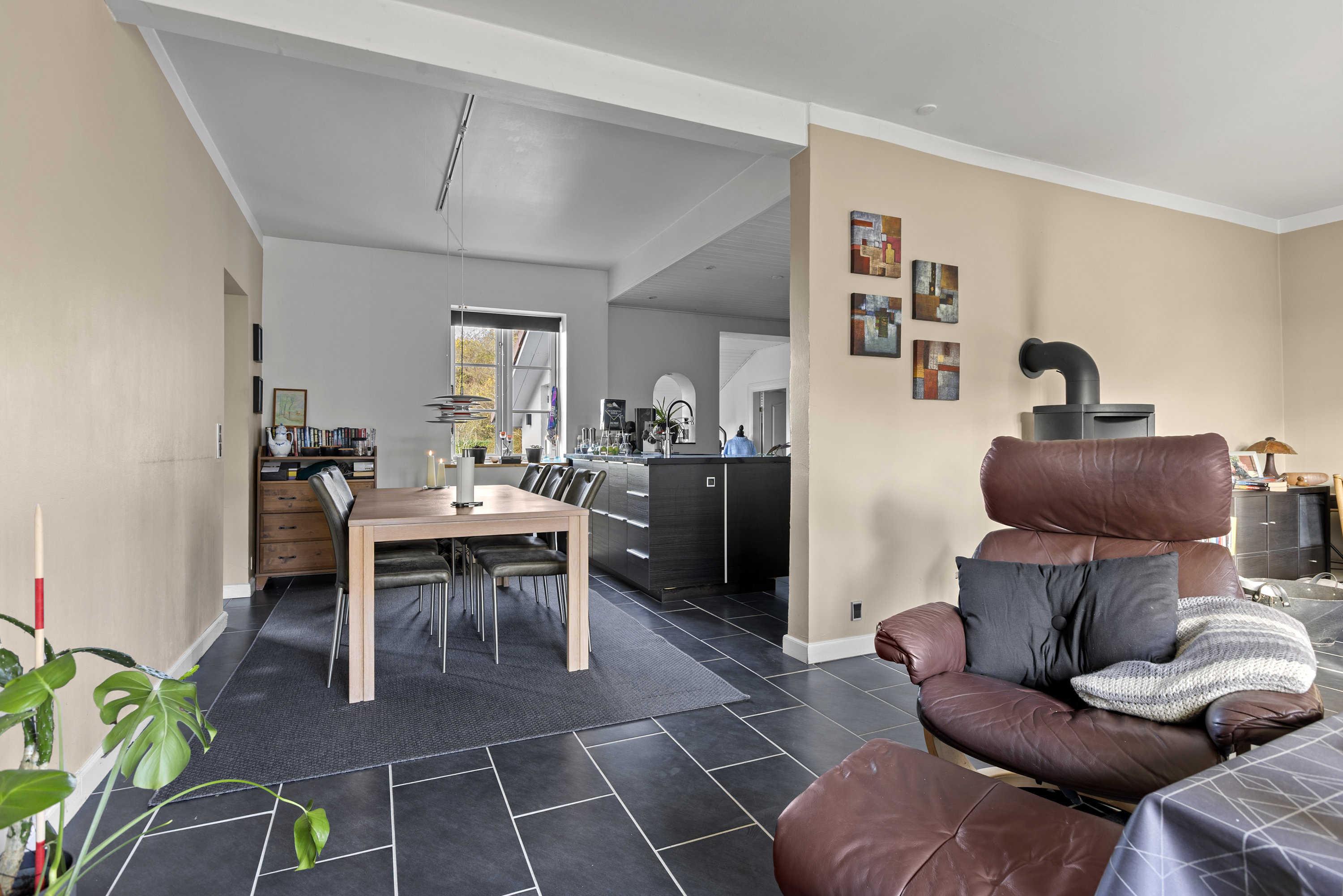 Fremhævet stue billede i fuldskærmstilstand. Billede af Vemmeløsevej 2, Gimlinge, 4200 Slagelse