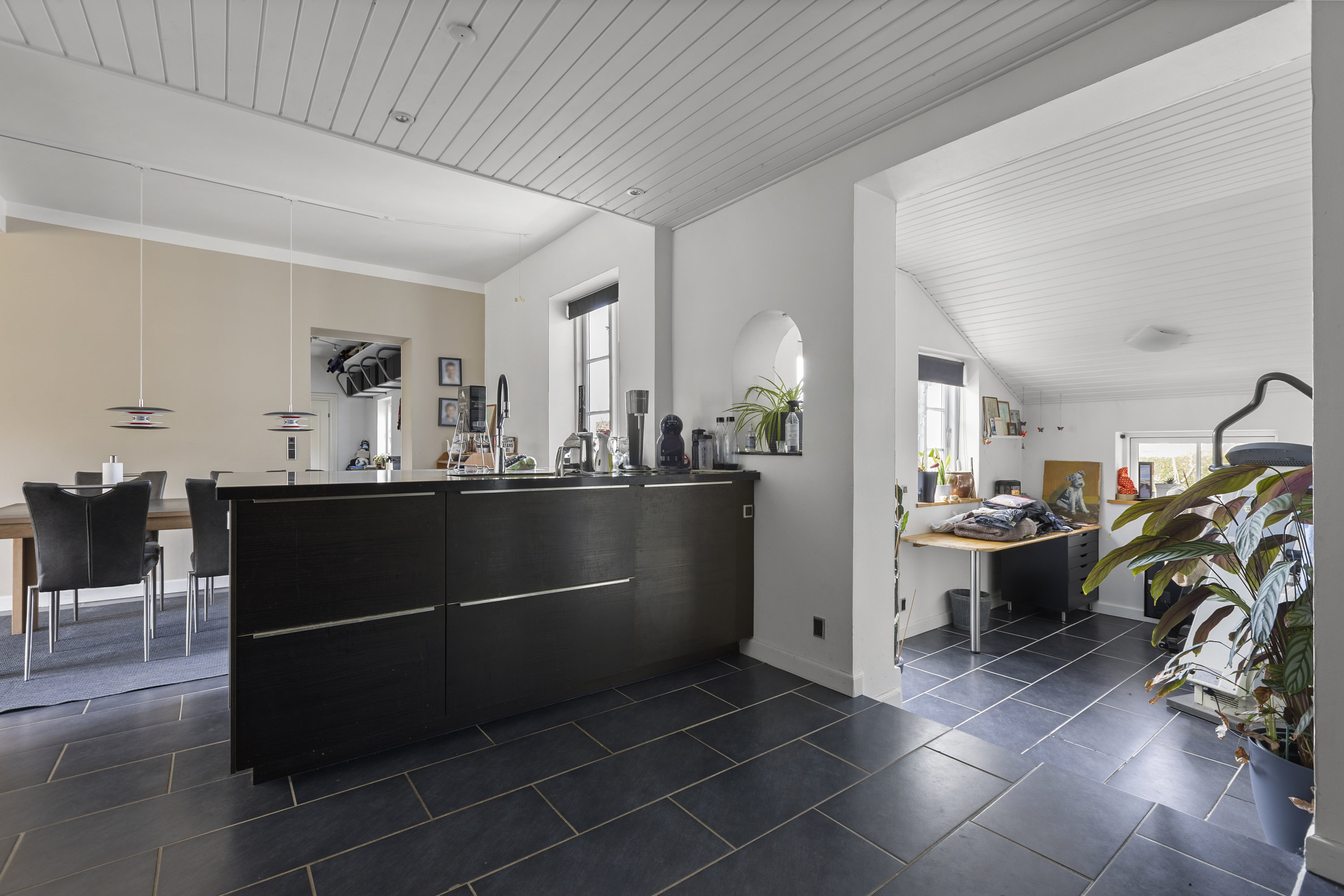 Fremhævet køkken billede i fuldskærmstilstand. Billede af Vemmeløsevej 2, Gimlinge, 4200 Slagelse