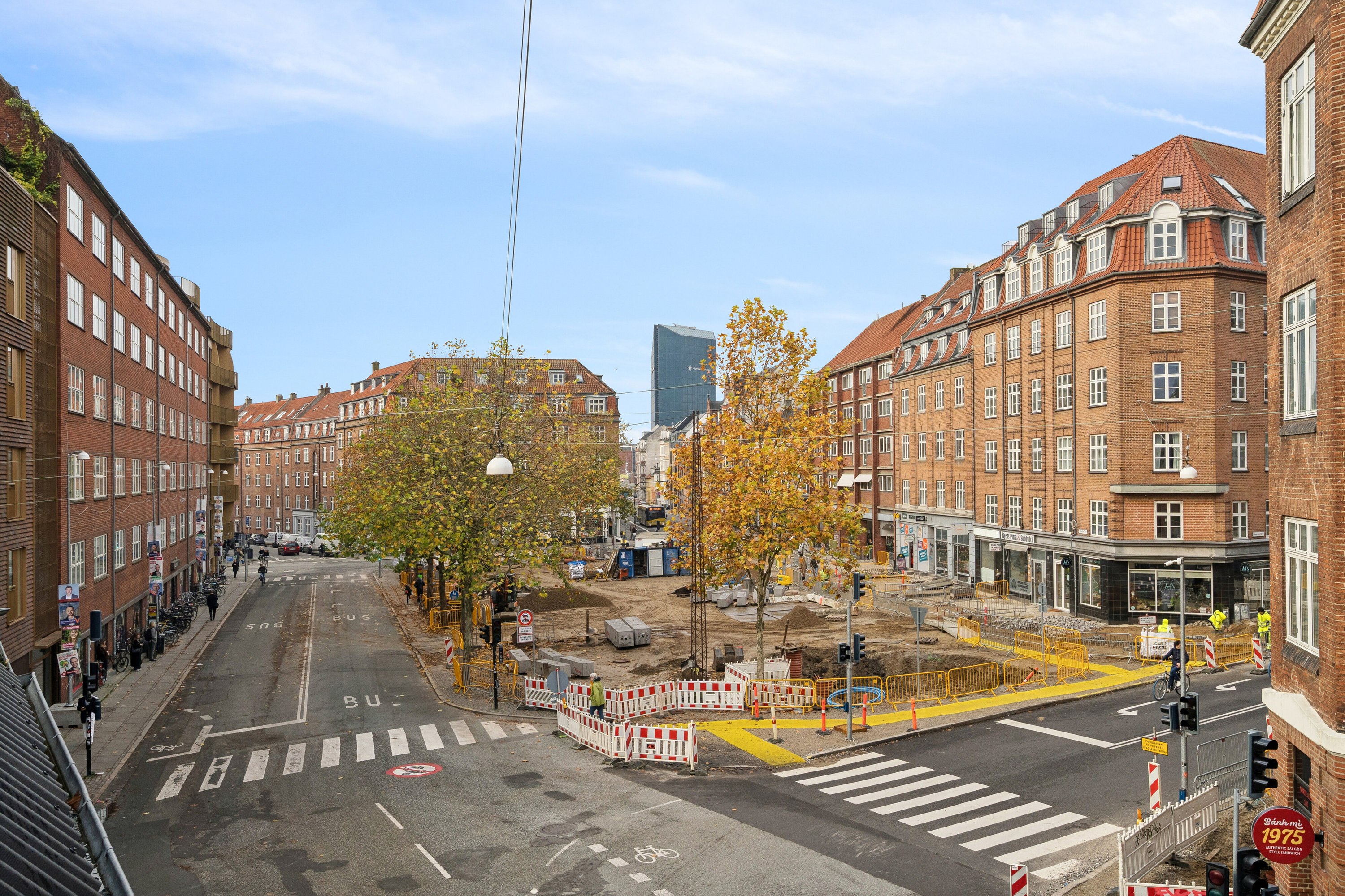 Fremhævet set fra vejen billede i fuldskærmstilstand. Billede af Nørre Allé 89, 2. tv., 8000 Aarhus C