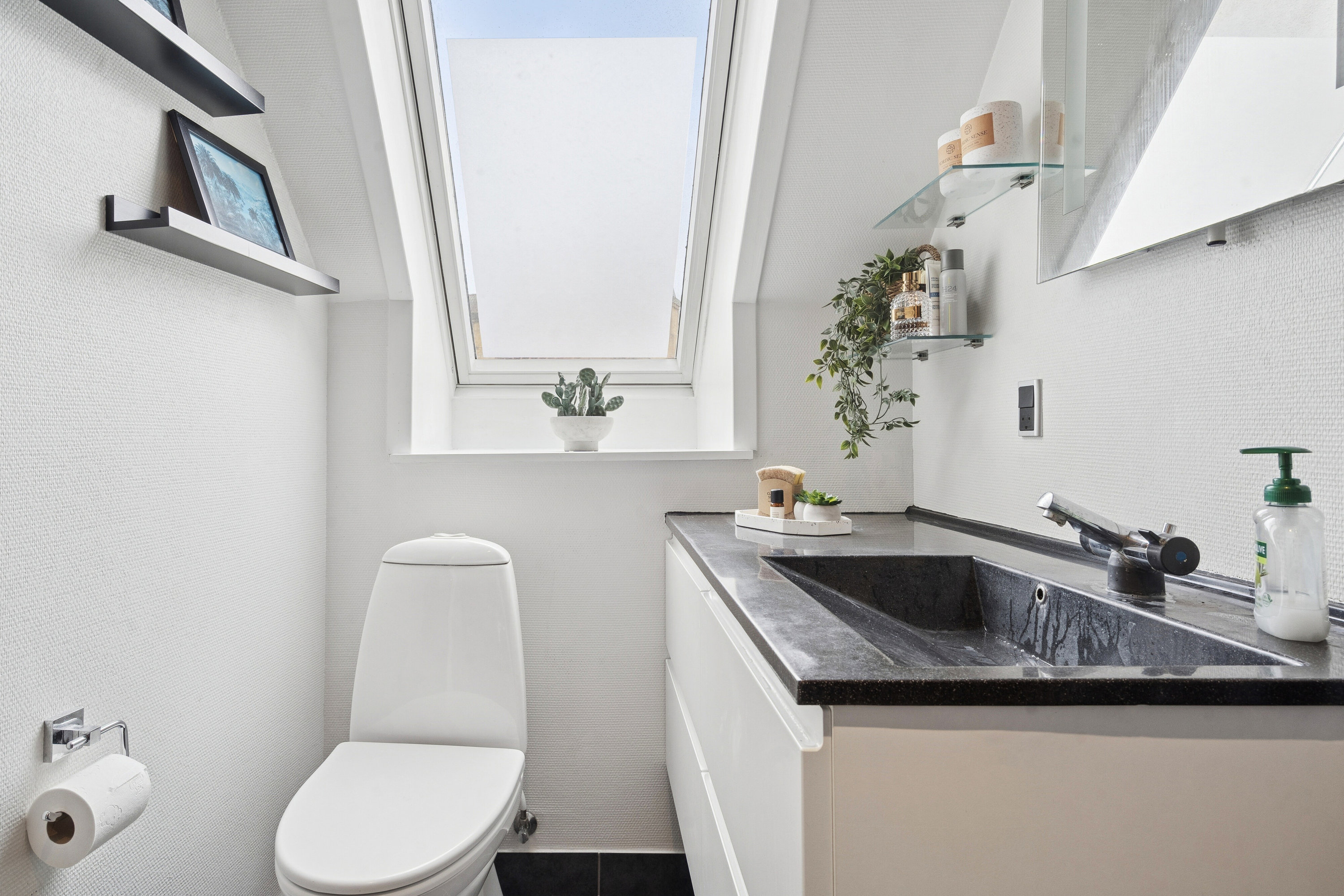 Fremhævet badeværelse billede i fuldskærmstilstand. Billede af Nørre Allé 89, 2. tv., 8000 Aarhus C