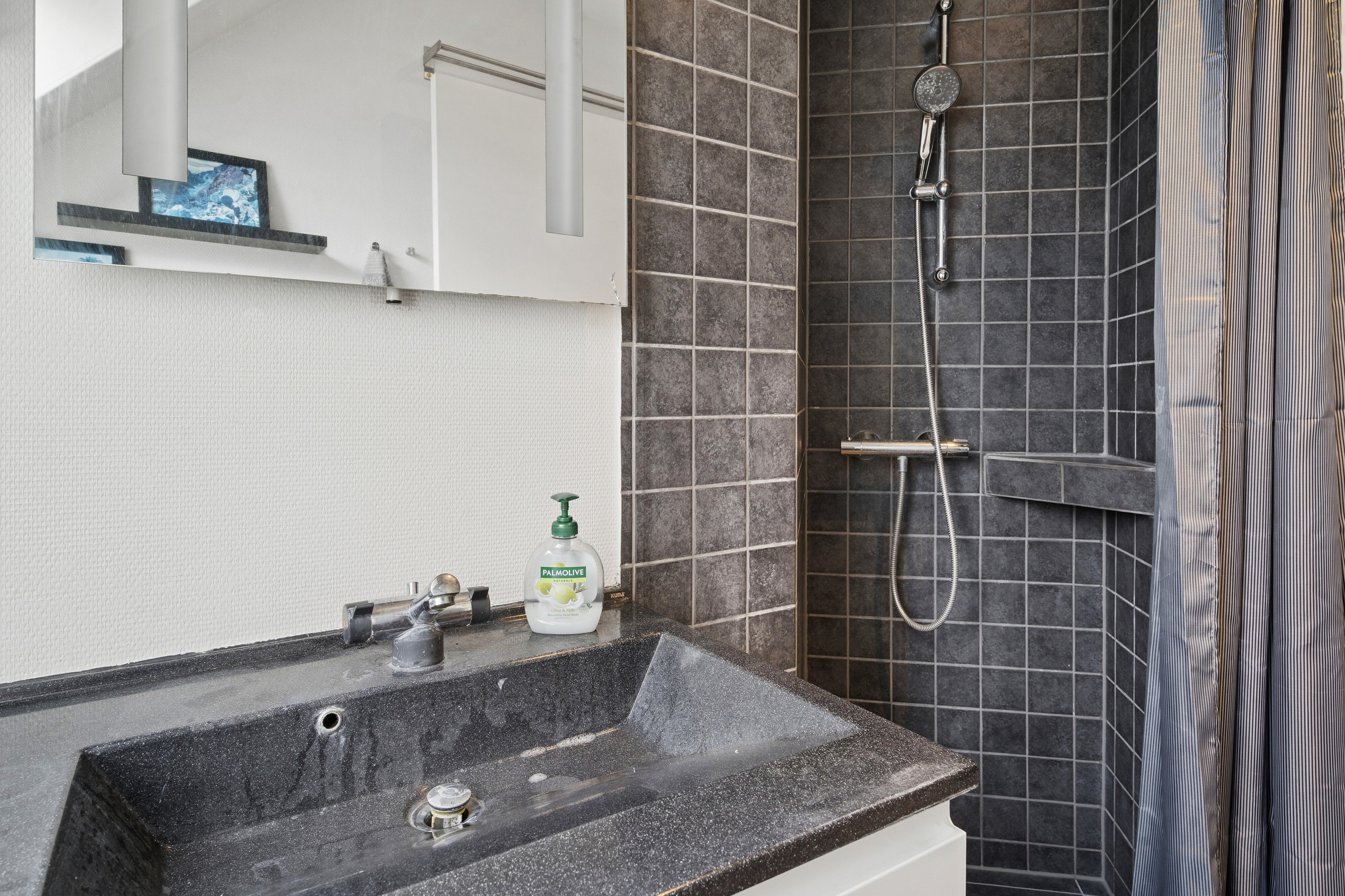 Fremhævet badeværelse billede i fuldskærmstilstand. Billede af Nørre Allé 89, 2. tv., 8000 Aarhus C