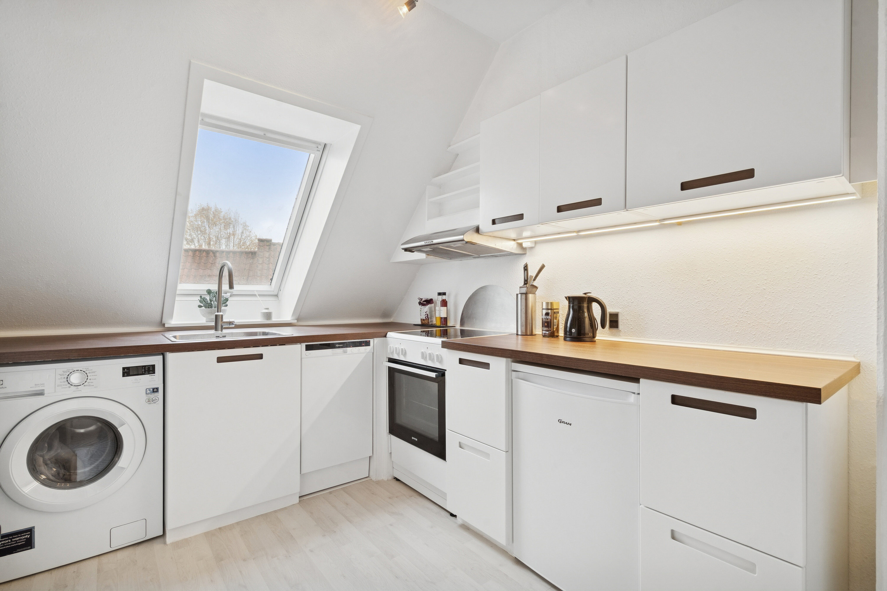 Fremhævet køkken billede i fuldskærmstilstand. Billede af Nørre Allé 89, 2. tv., 8000 Aarhus C