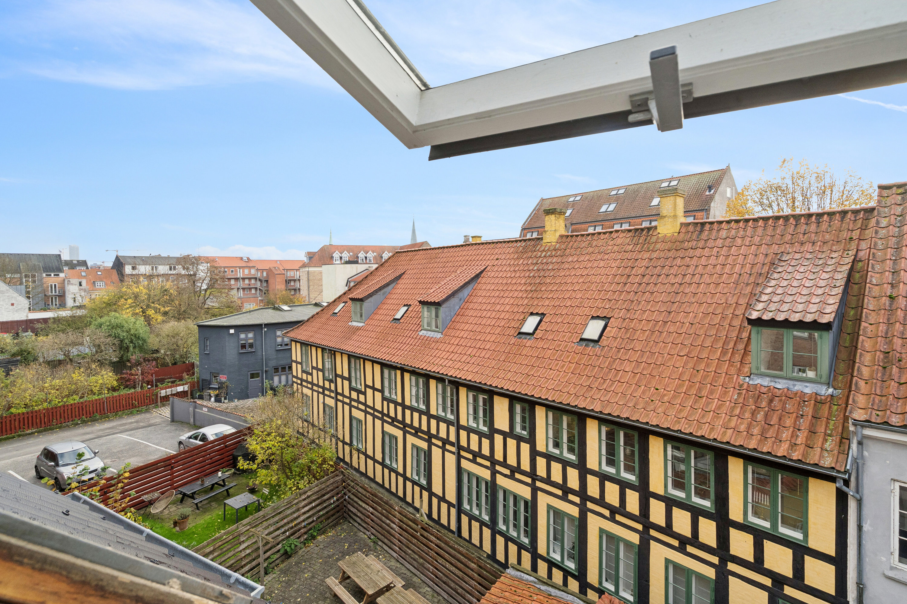 Fremhævet set fra haven billede i fuldskærmstilstand. Billede af Nørre Allé 89, 2. tv., 8000 Aarhus C