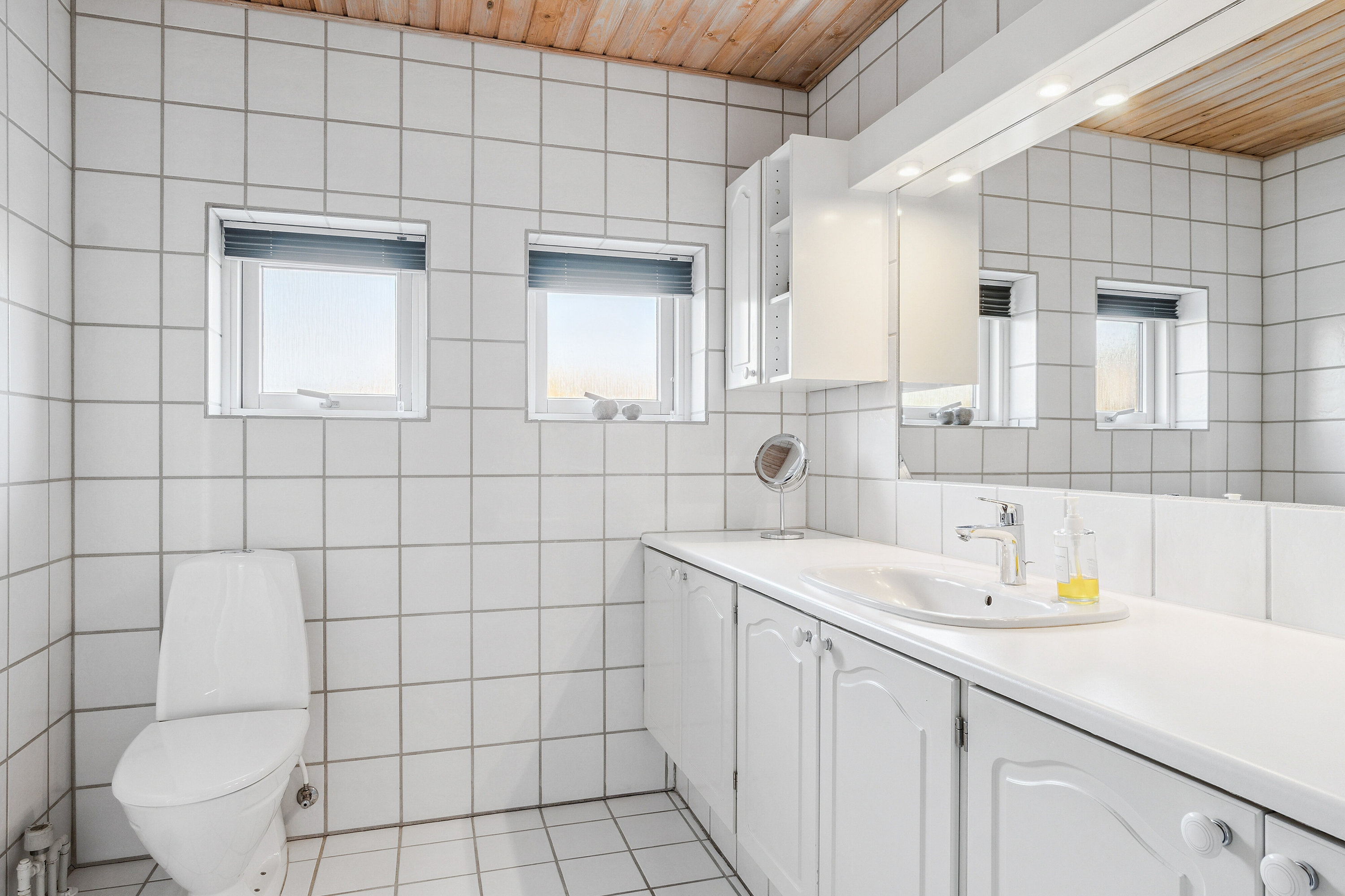 Fremhævet badeværelse billede i fuldskærmstilstand. Billede af Årupparken 25, 8722 Hedensted