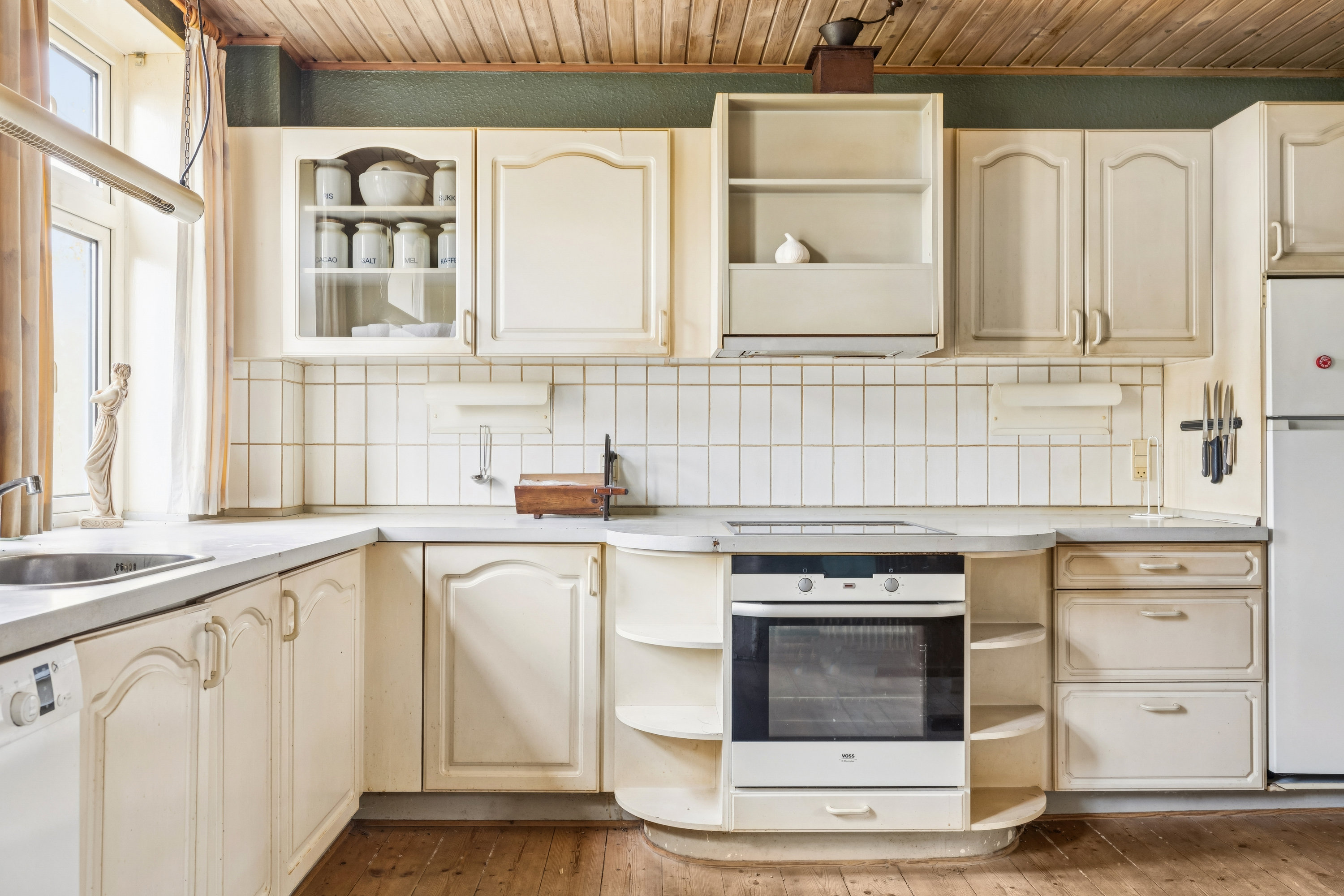 Fremhævet køkken billede i fuldskærmstilstand. Billede af Nørrebro 21, 5985 Søby Ærø