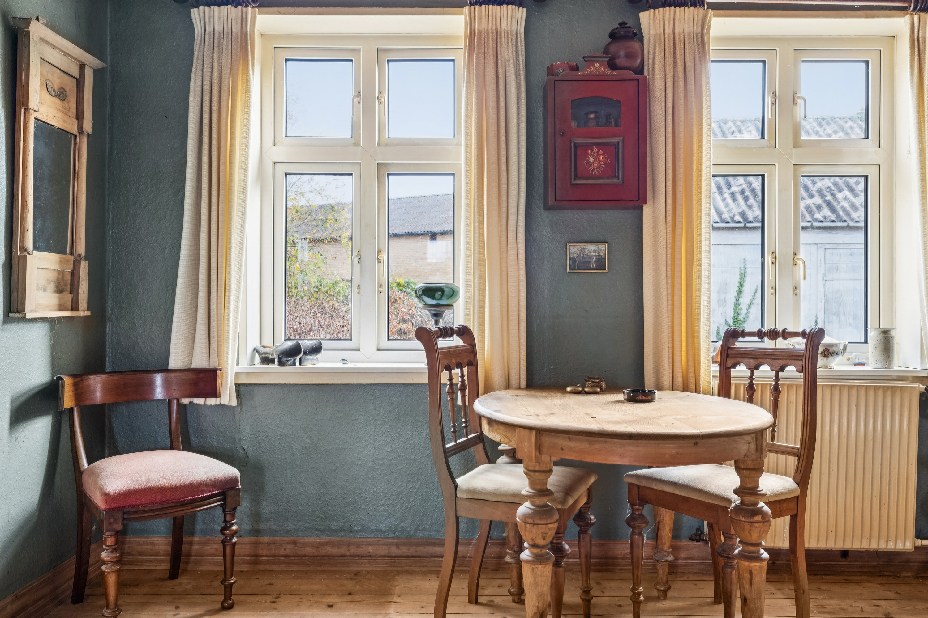 Fremhævet stue billede i fuldskærmstilstand. Billede af Nørrebro 21, 5985 Søby Ærø