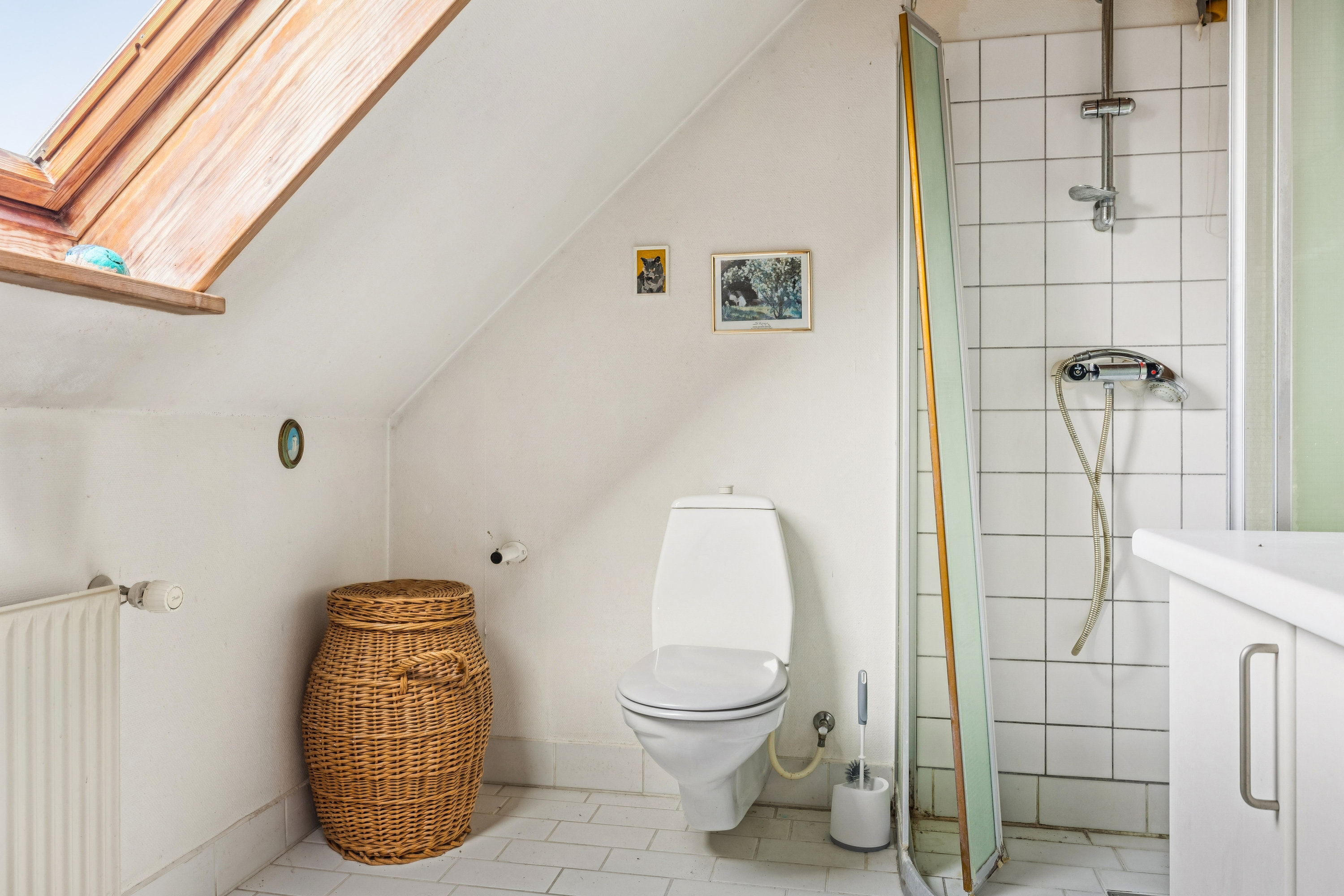 Fremhævet badeværelse billede i fuldskærmstilstand. Billede af Nørrebro 21, 5985 Søby Ærø